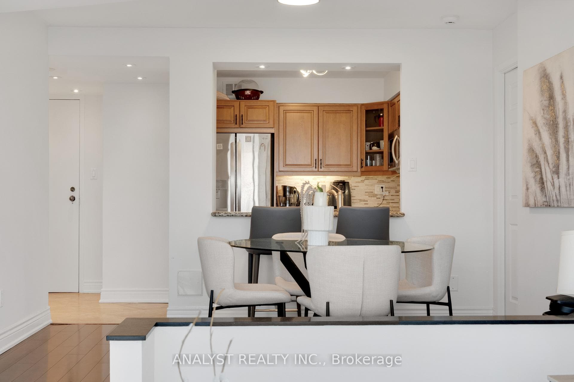 50 Eglinton Avenue Unit 909 photo 19