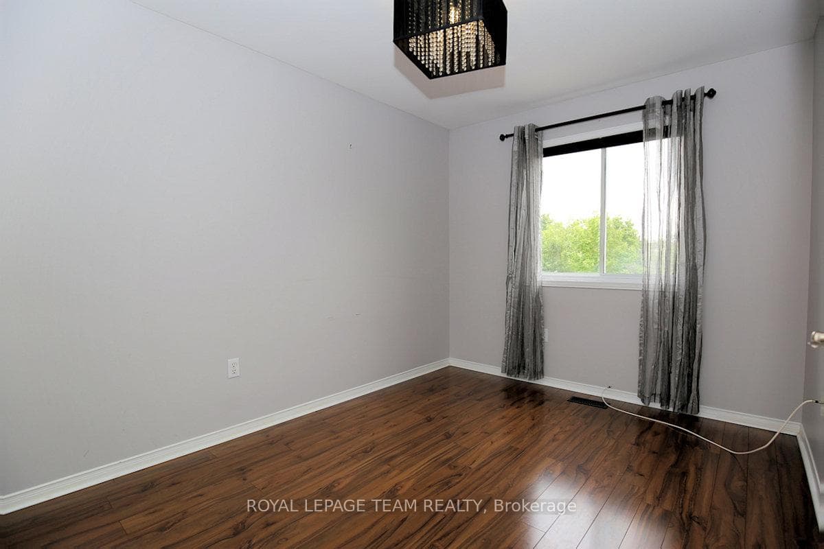 119 Blackdome Crescent photo 33