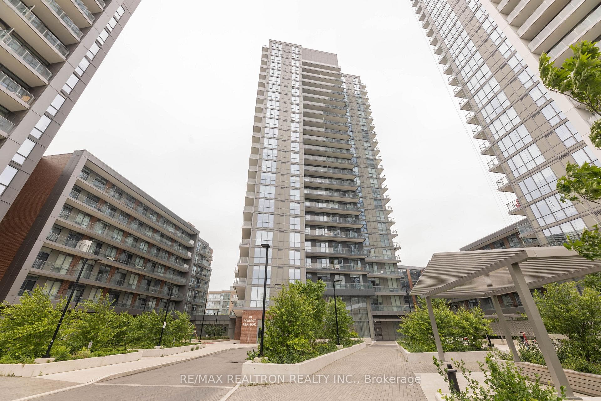 38 Forest Manor Road Unit 319 photo 3