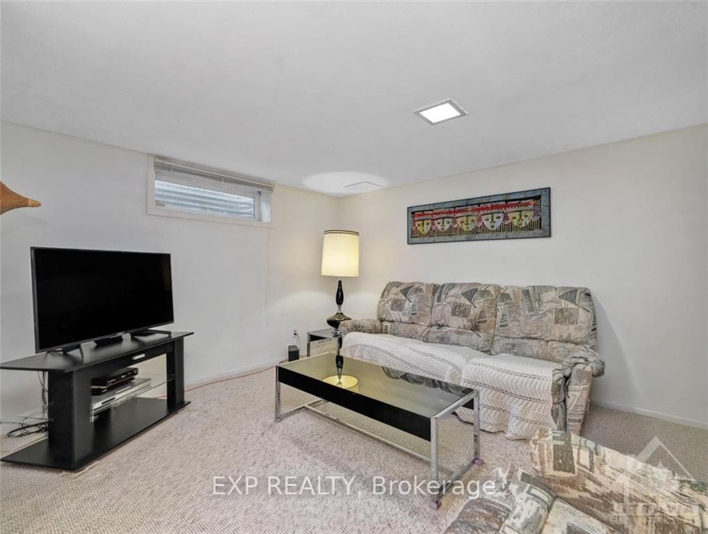 3338 SOUTHGATE Road photo 18