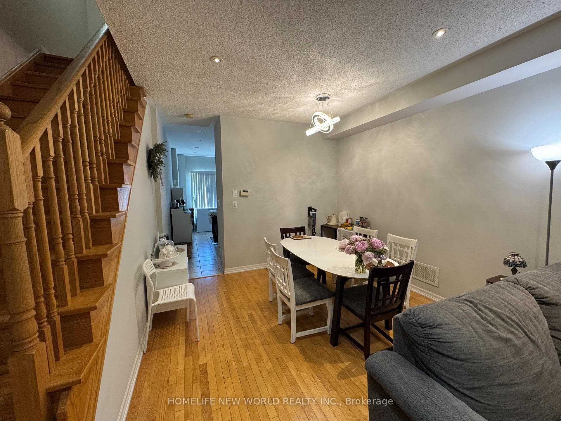 6 Altamont Road Unit Upper photo 3