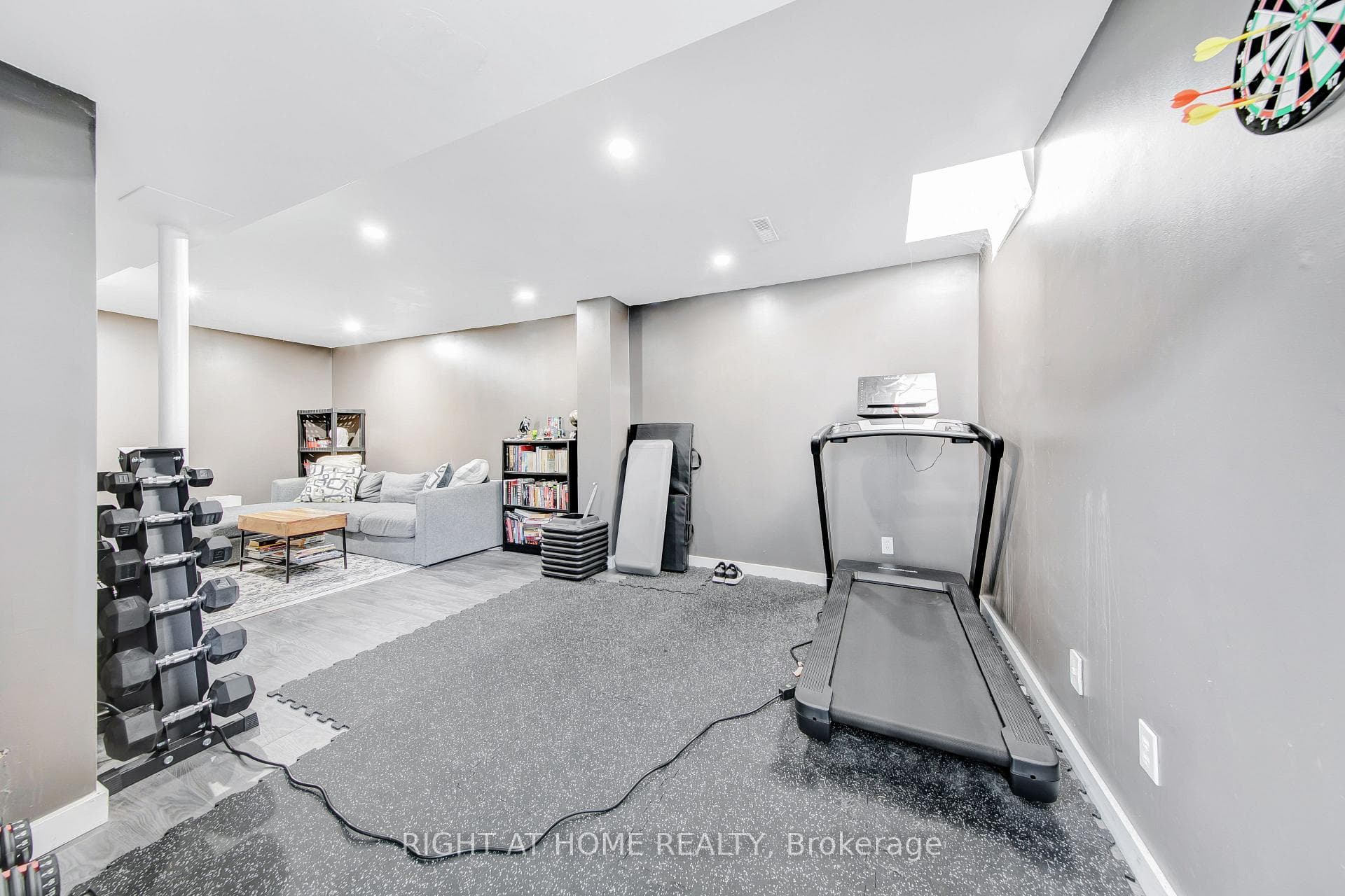 11 Potter Crescent photo 16