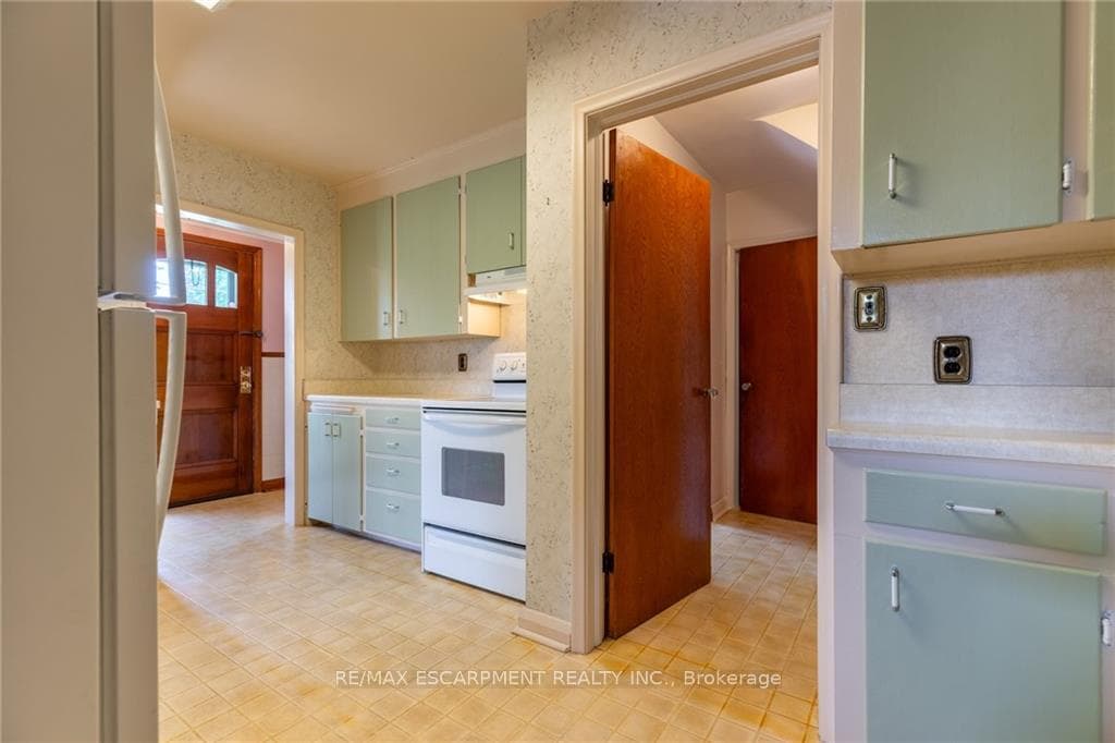 63 Bland Avenue photo 11