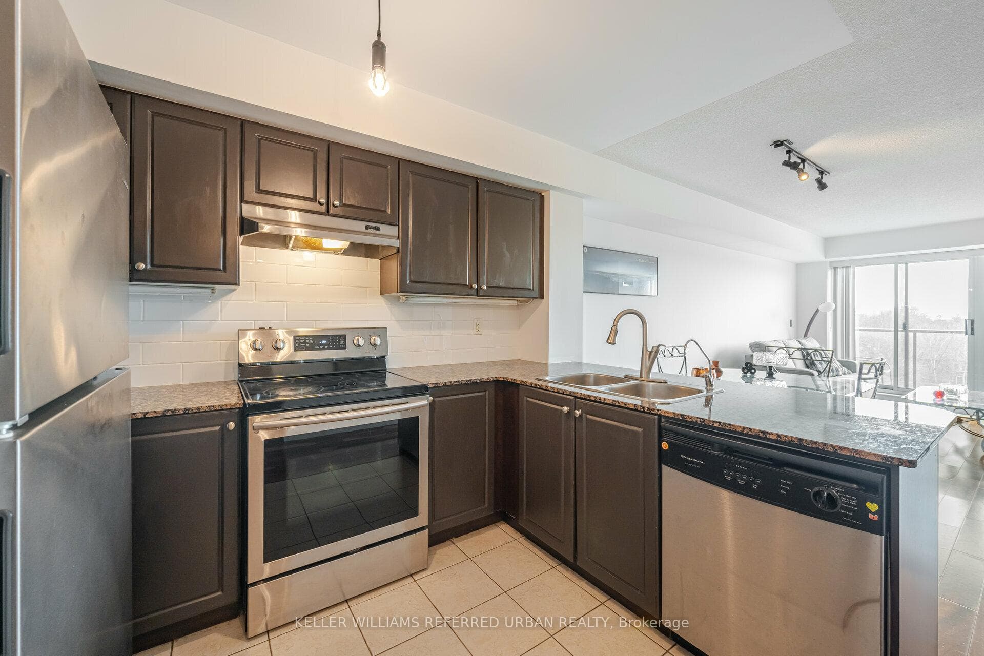1403 Royal York Road Unit 403 photo 11