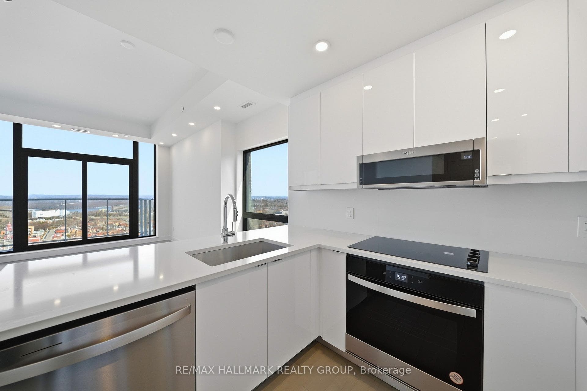 180 George Street Unit 2605 photo 11