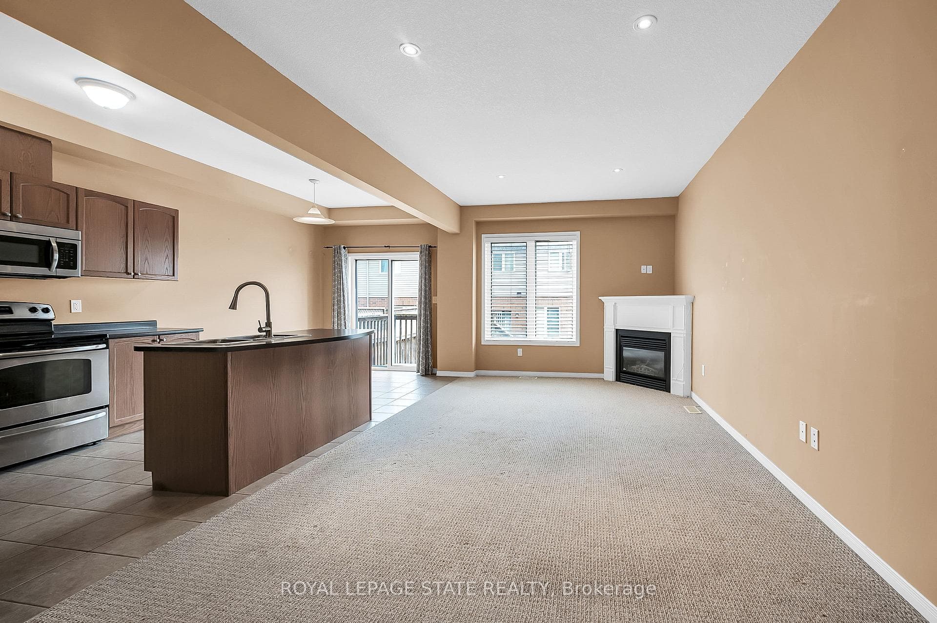 170 Palacebeach Trail Unit 24 photo 7