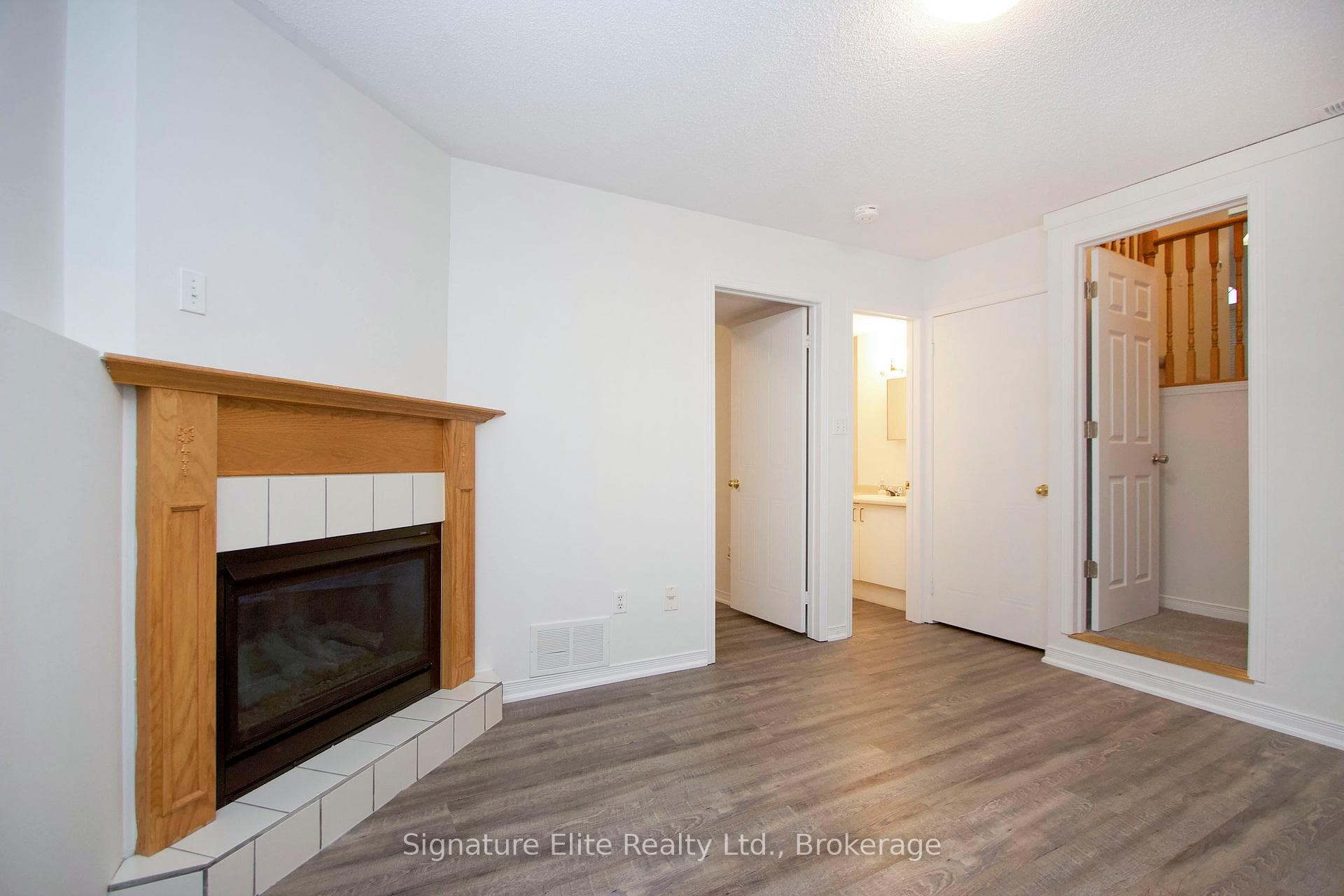 45 Mcfeeters Crescent photo 15