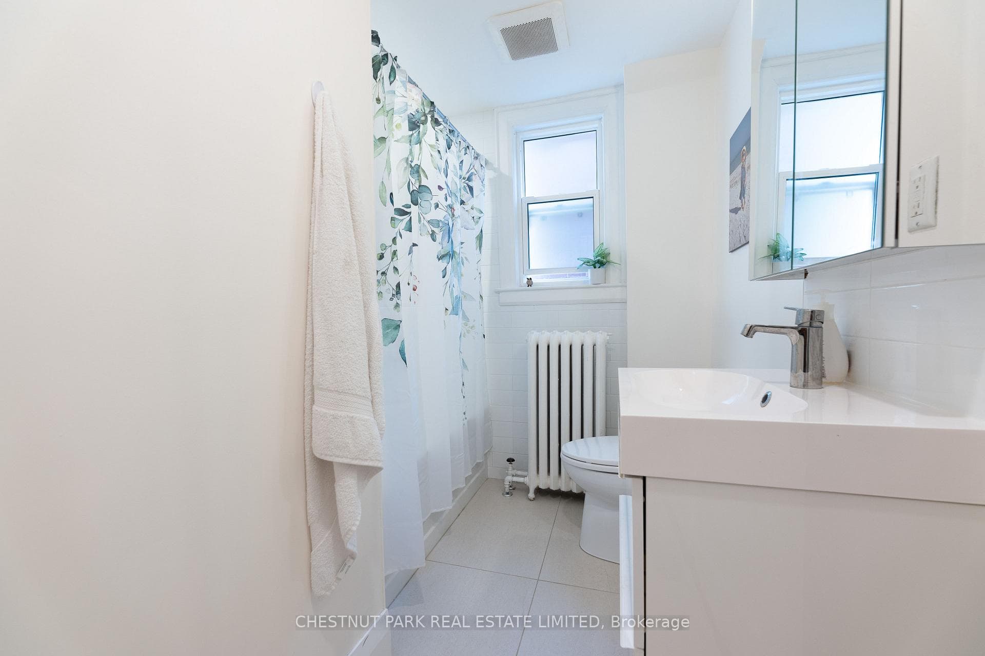 49 Springmount Avenue Unit B photo 8