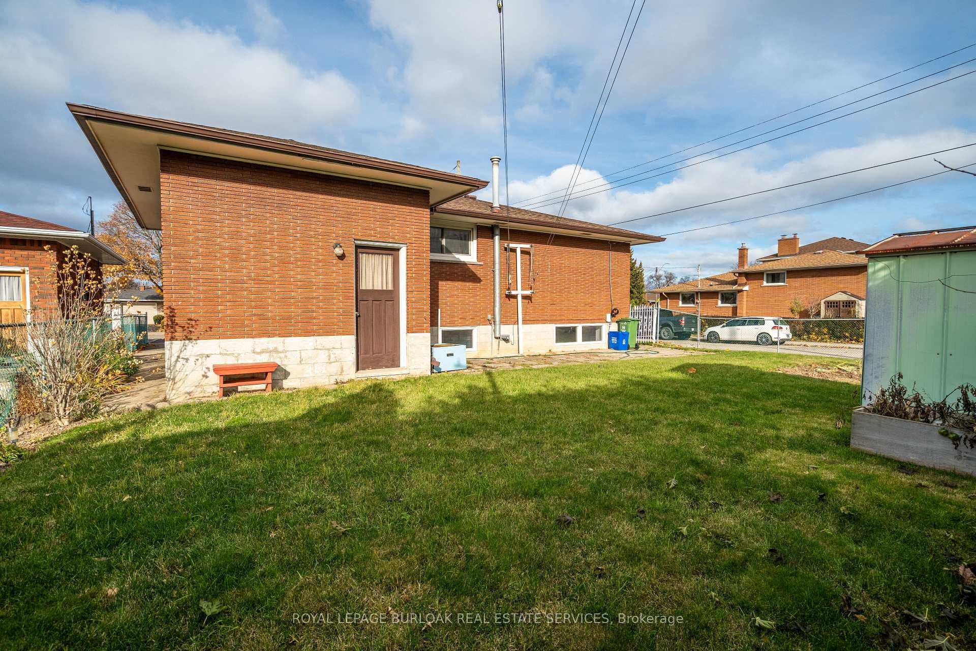 4 STARLIGHT Court Unit Upper photo 20