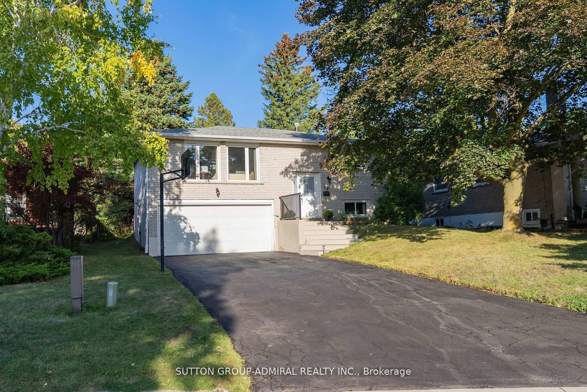 62 Shieldmark Crescent photo 5