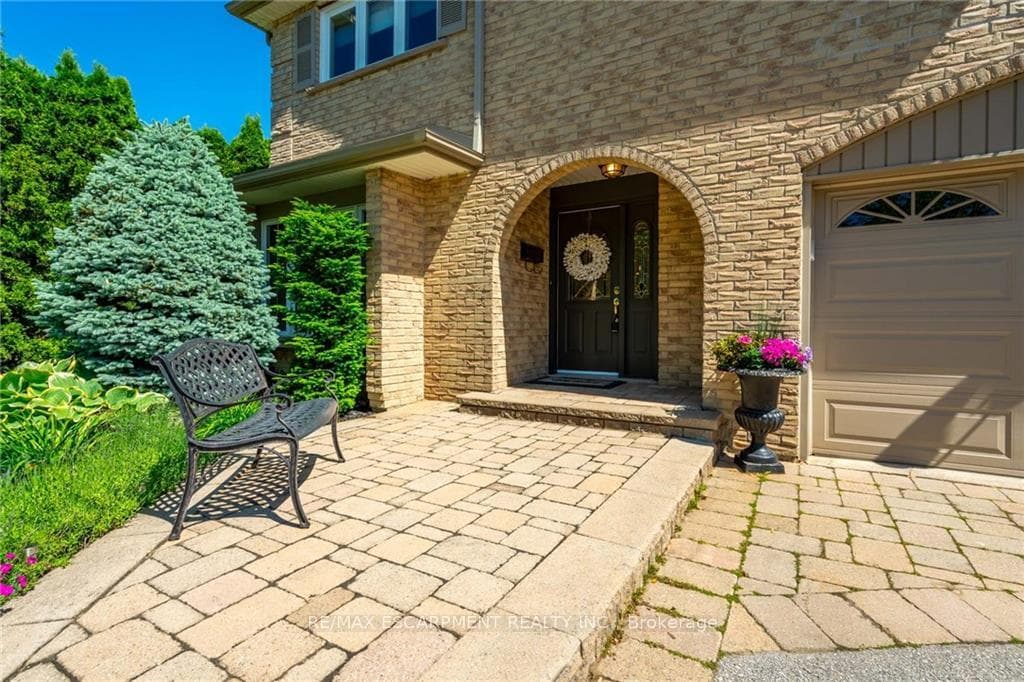 2522 Cavendish Drive photo 2