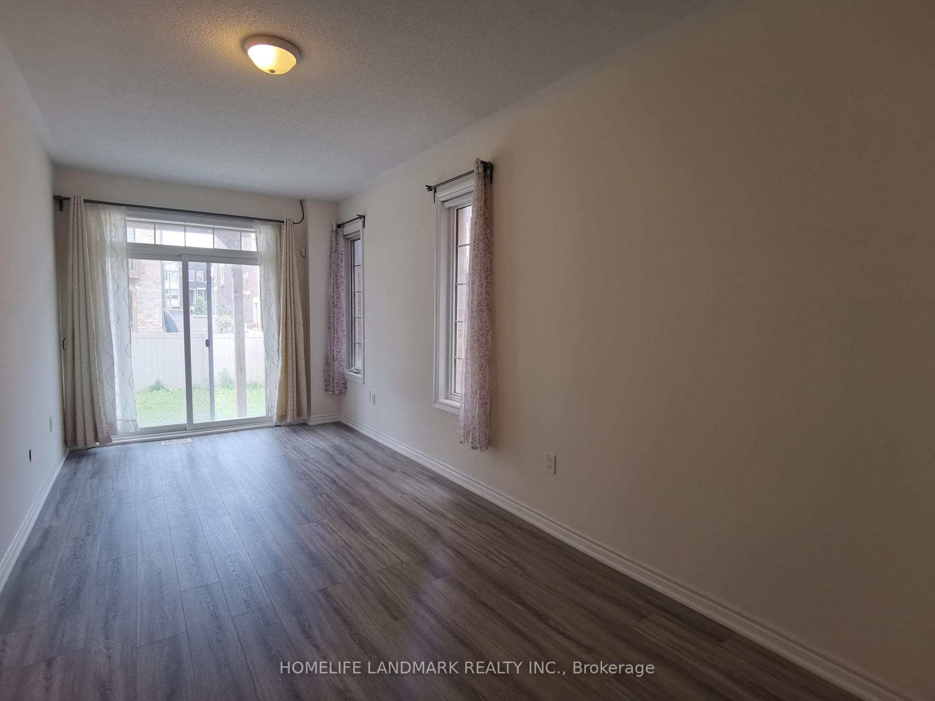 22 Farooq Boulevard photo 5