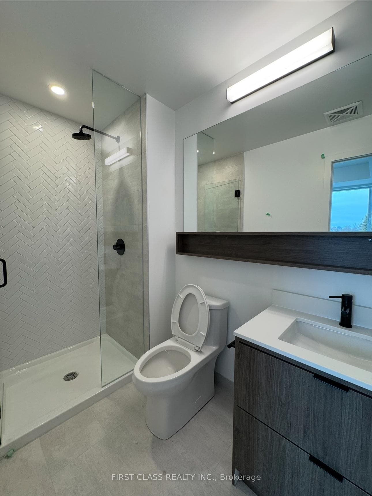8888 Yonge Street Unit 315 photo 9