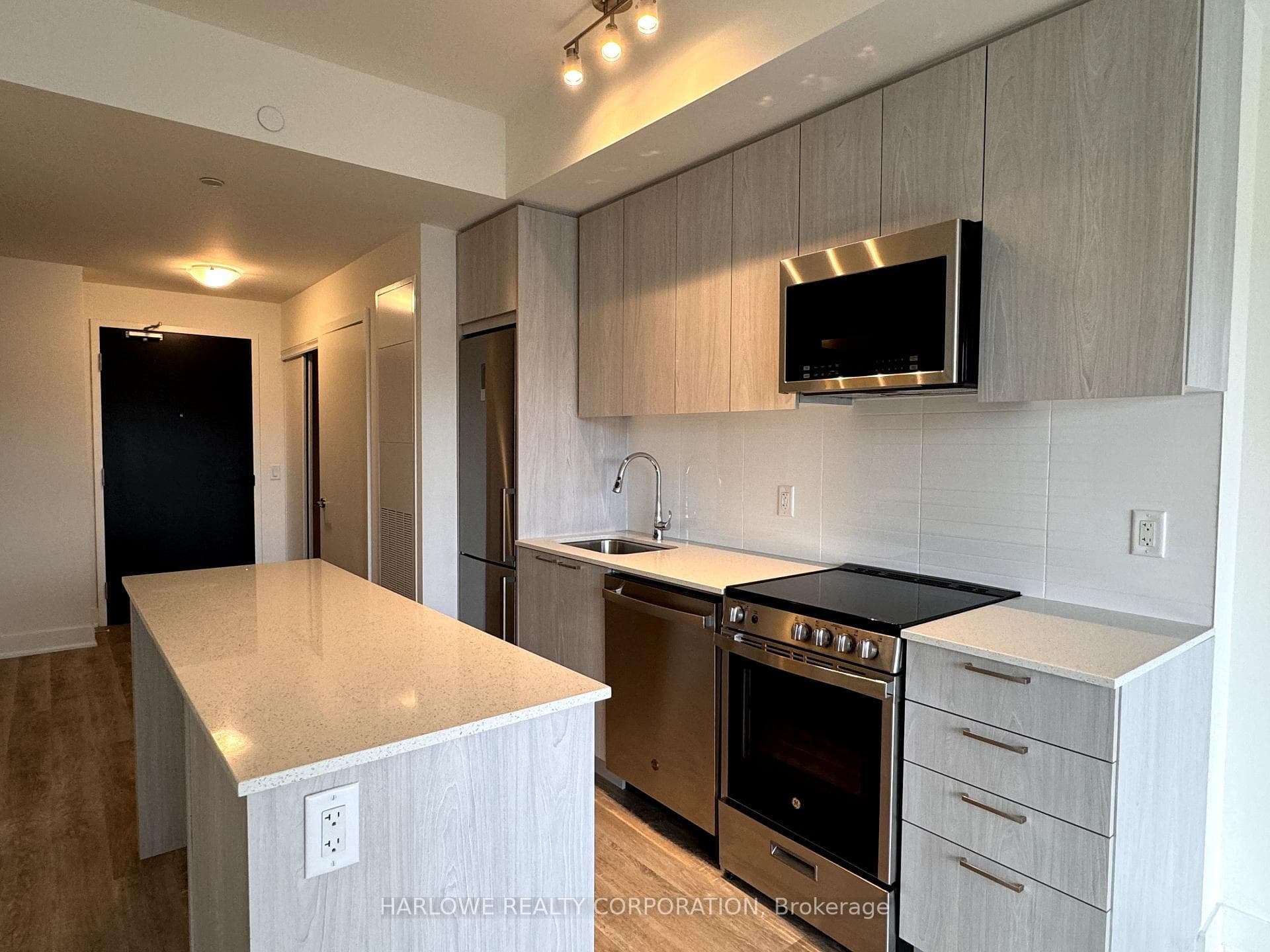185 Deerfield Road Unit 017 photo 4