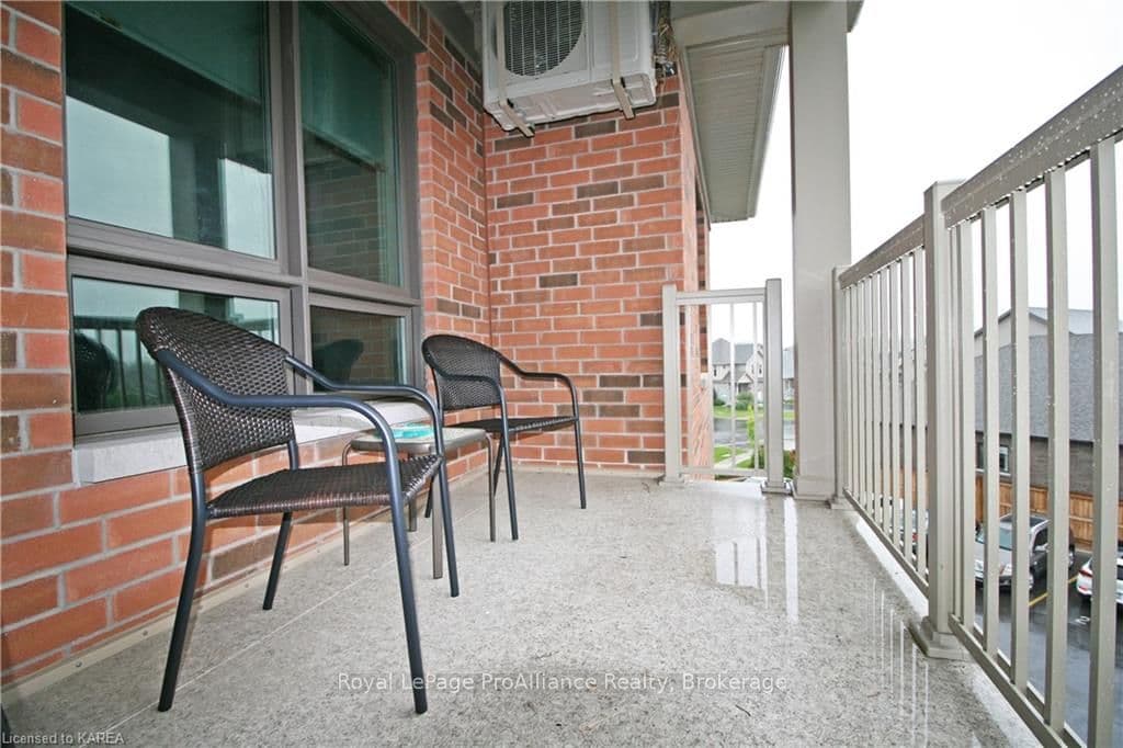 740 AUGUSTA Drive Unit 315 photo 10
