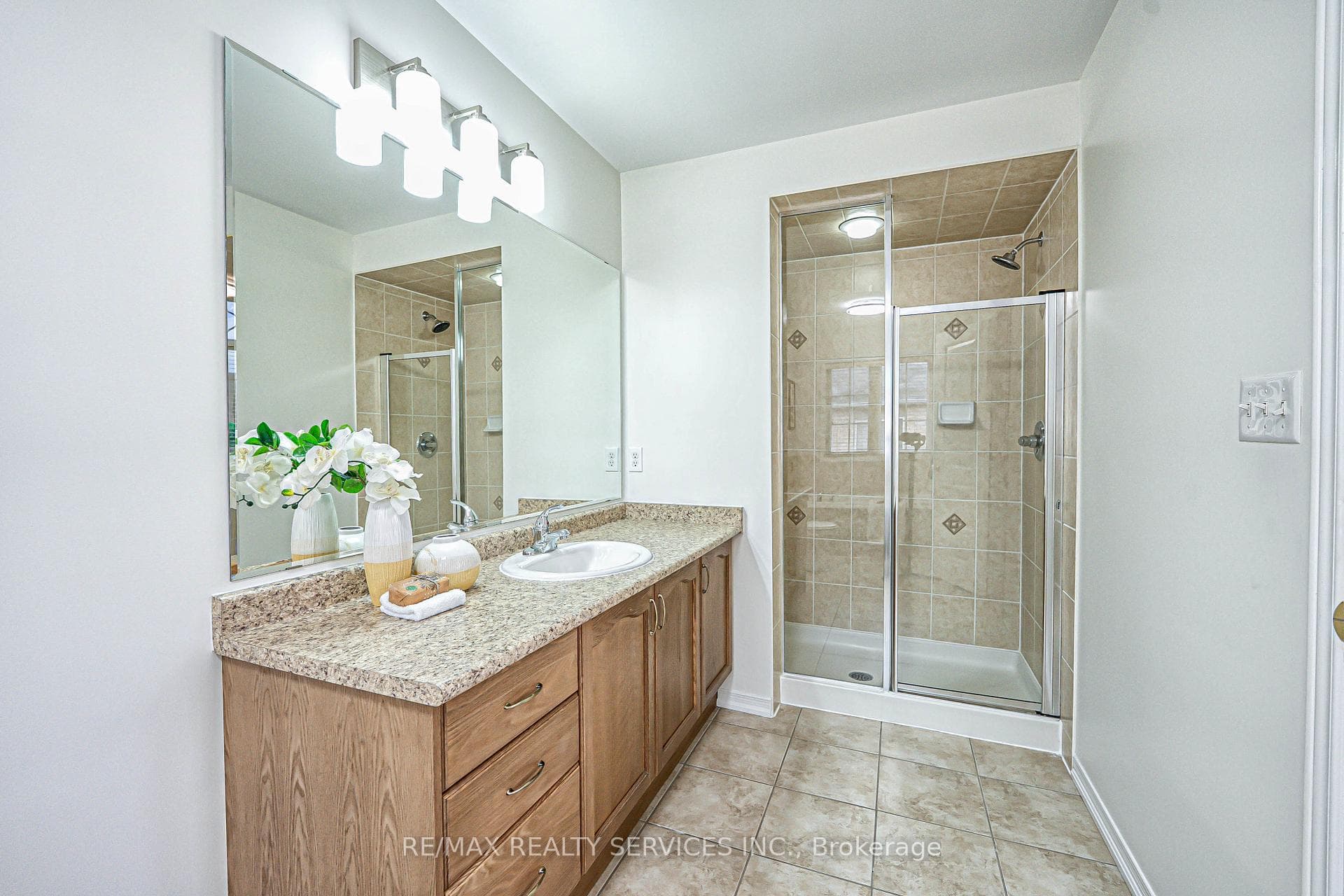 9 Delport Close photo 26