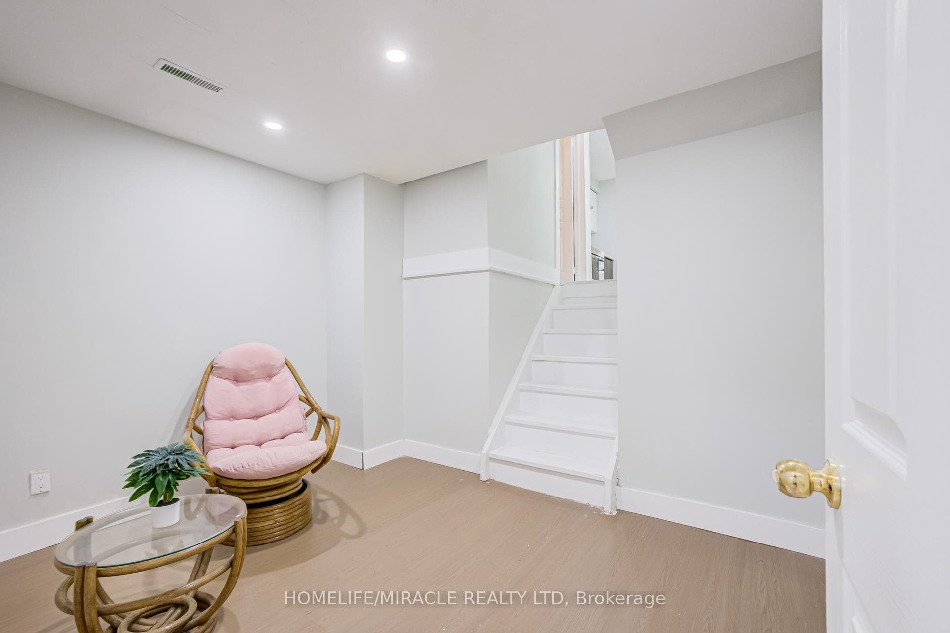 122 Ormond Drive photo 31