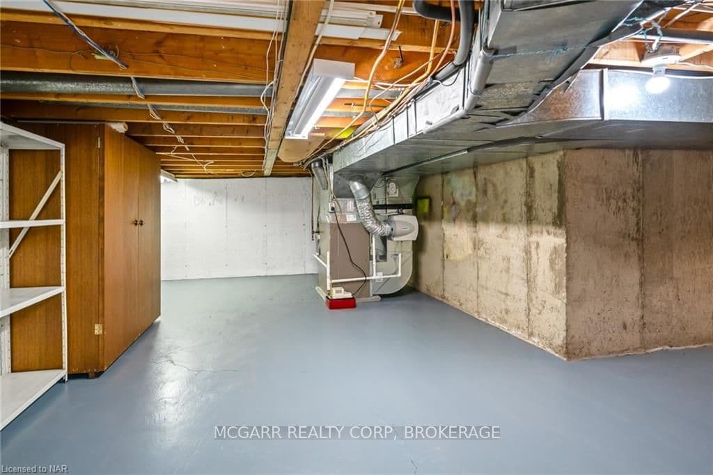 84 ALEXANDRA Boulevard photo 35