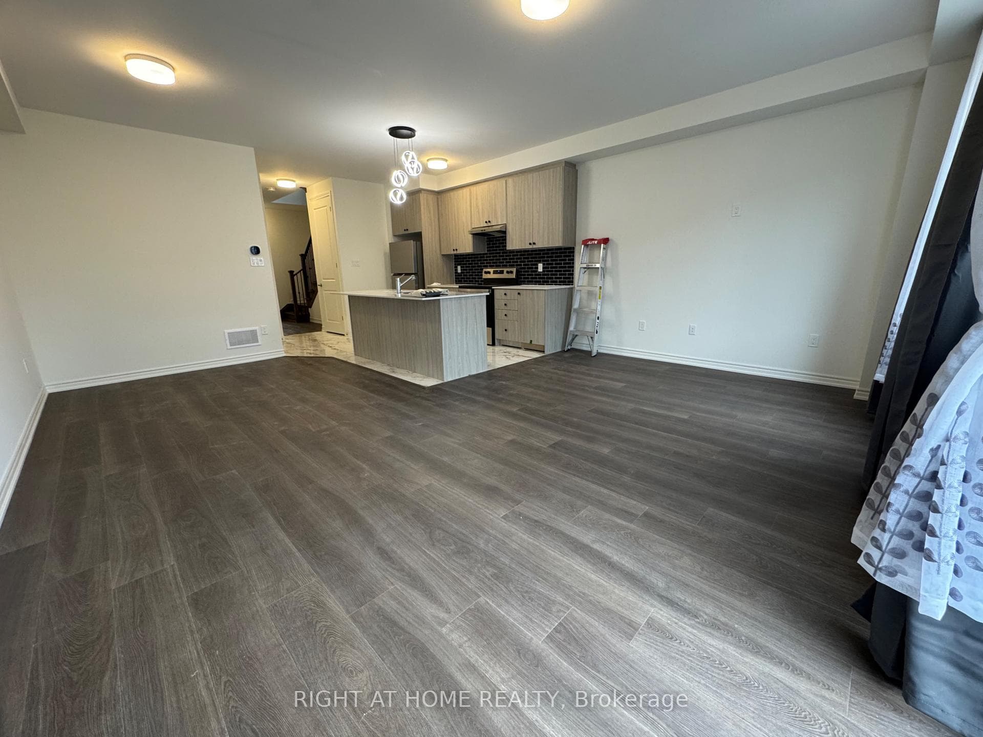 108 Sanderson Drive photo 10