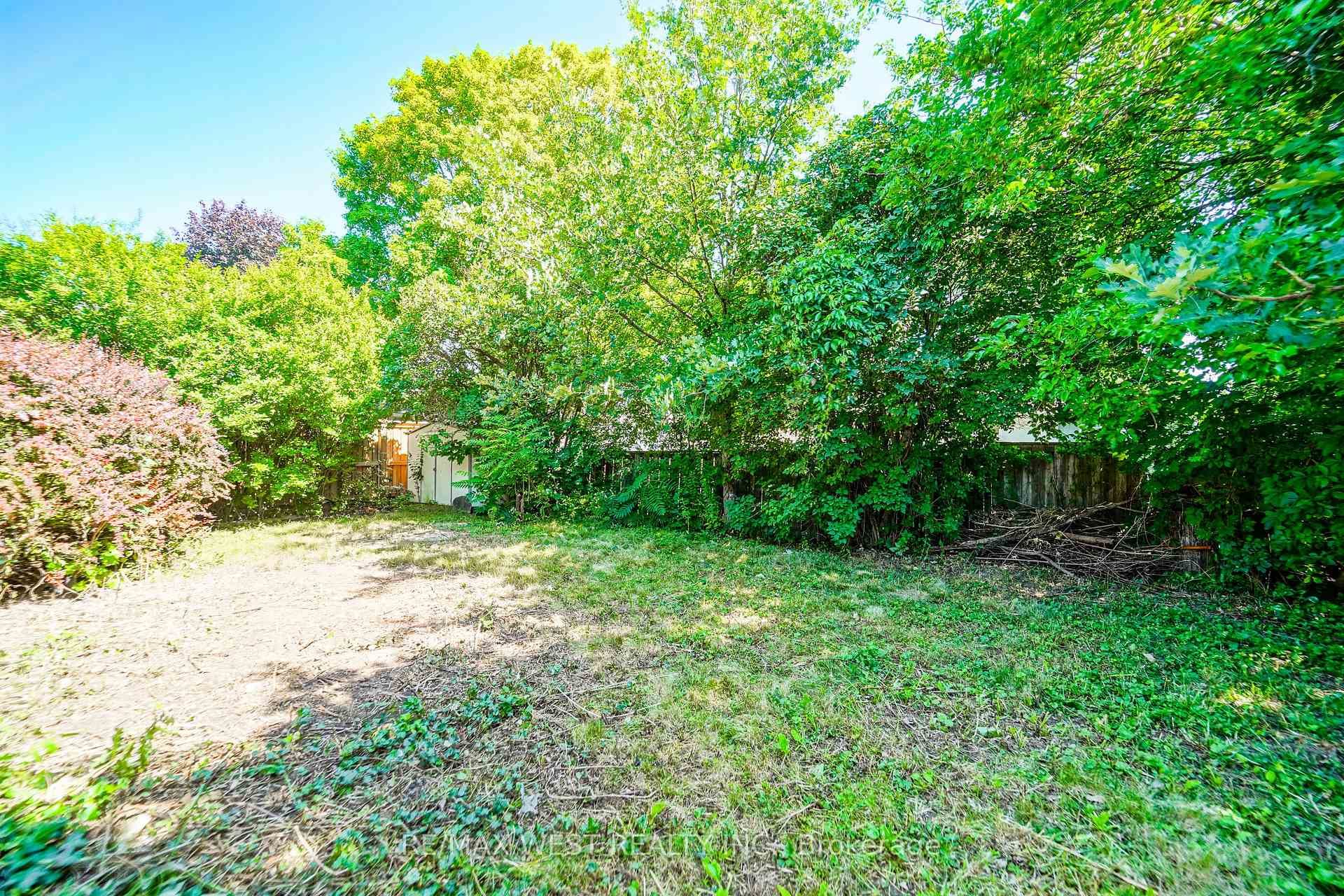 18 Mcclure Avenue photo 7