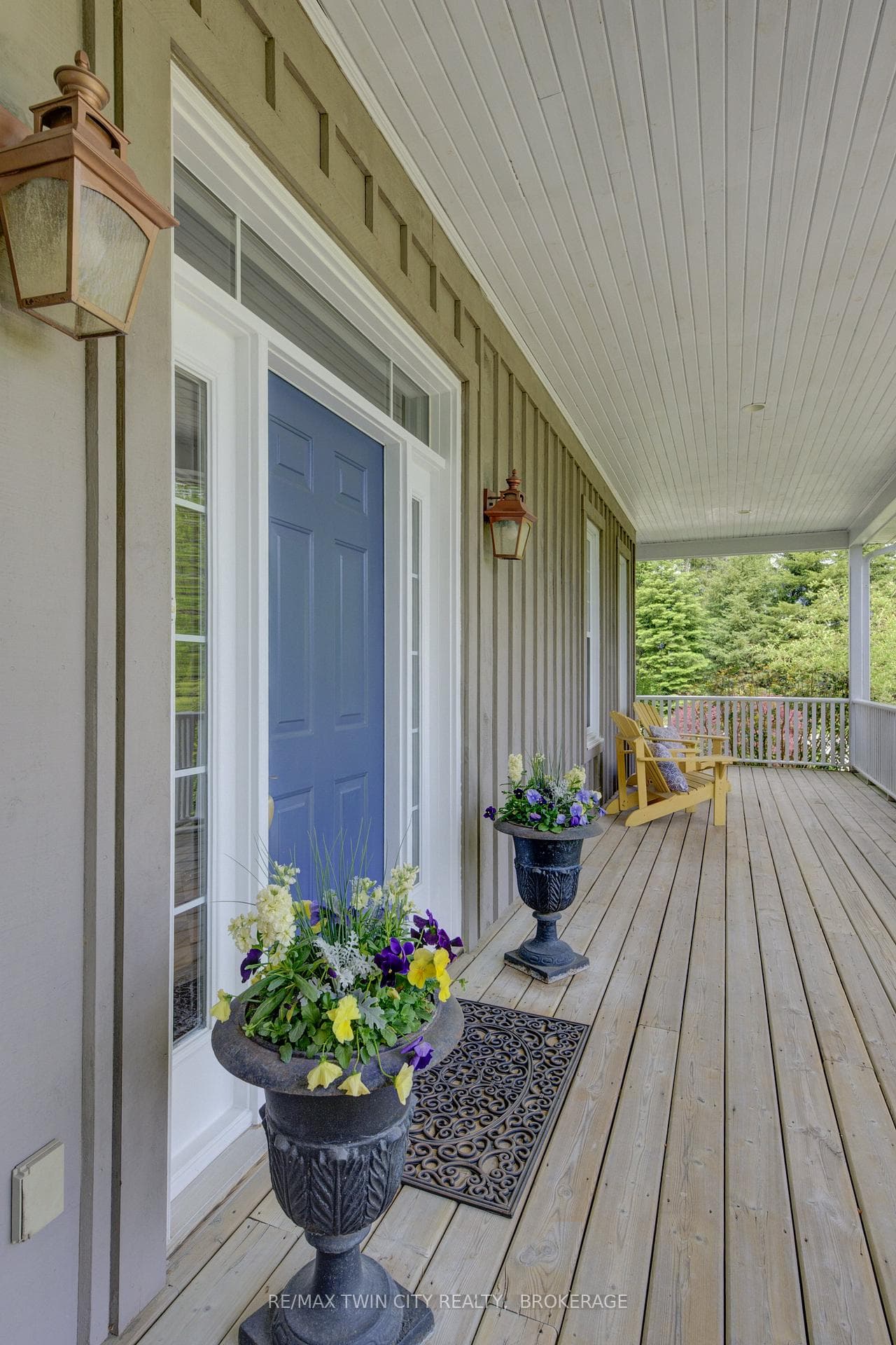 1818 WEST RIVER Road photo 4