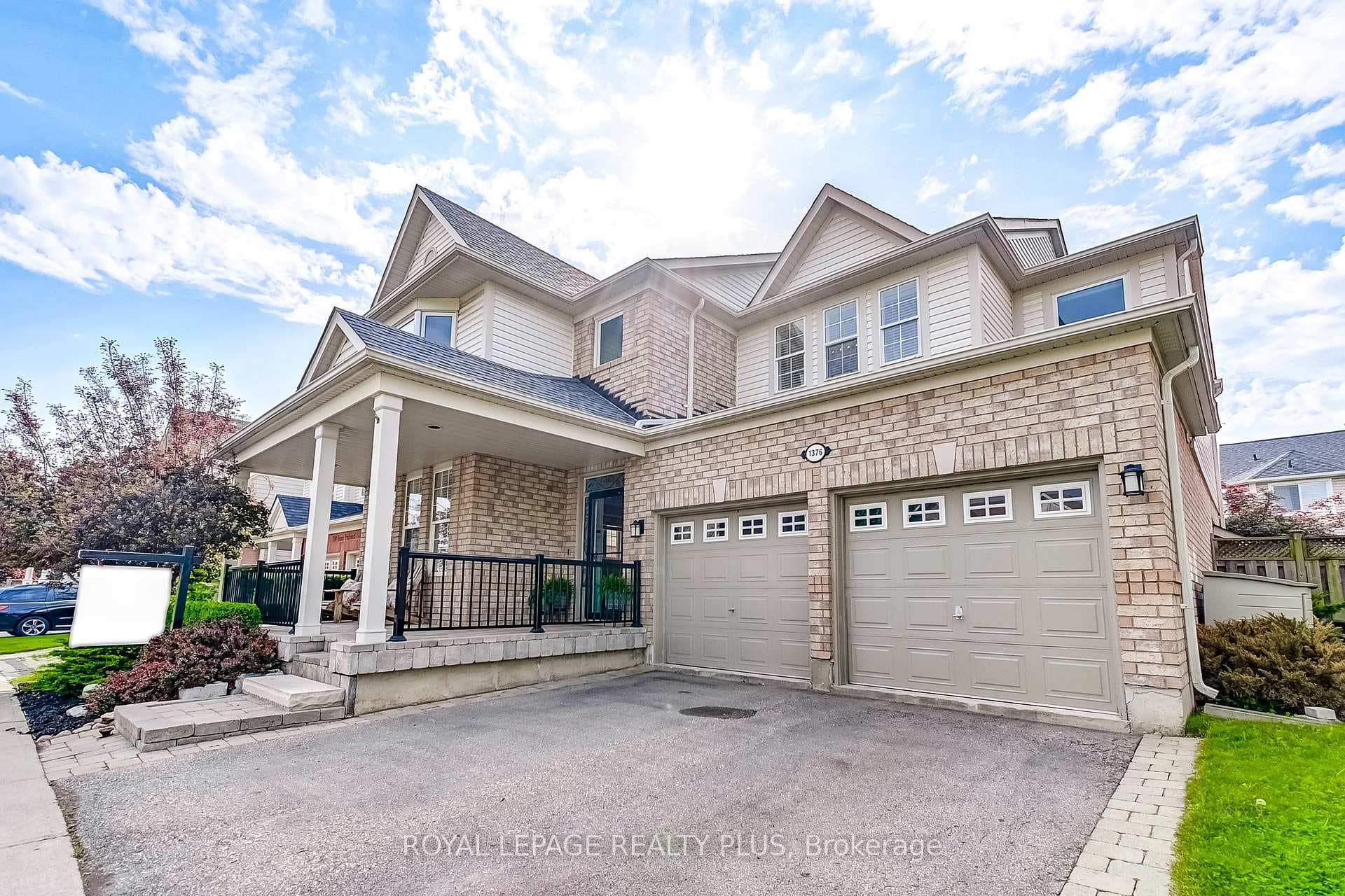 1376 Hearst Boulevard photo 2