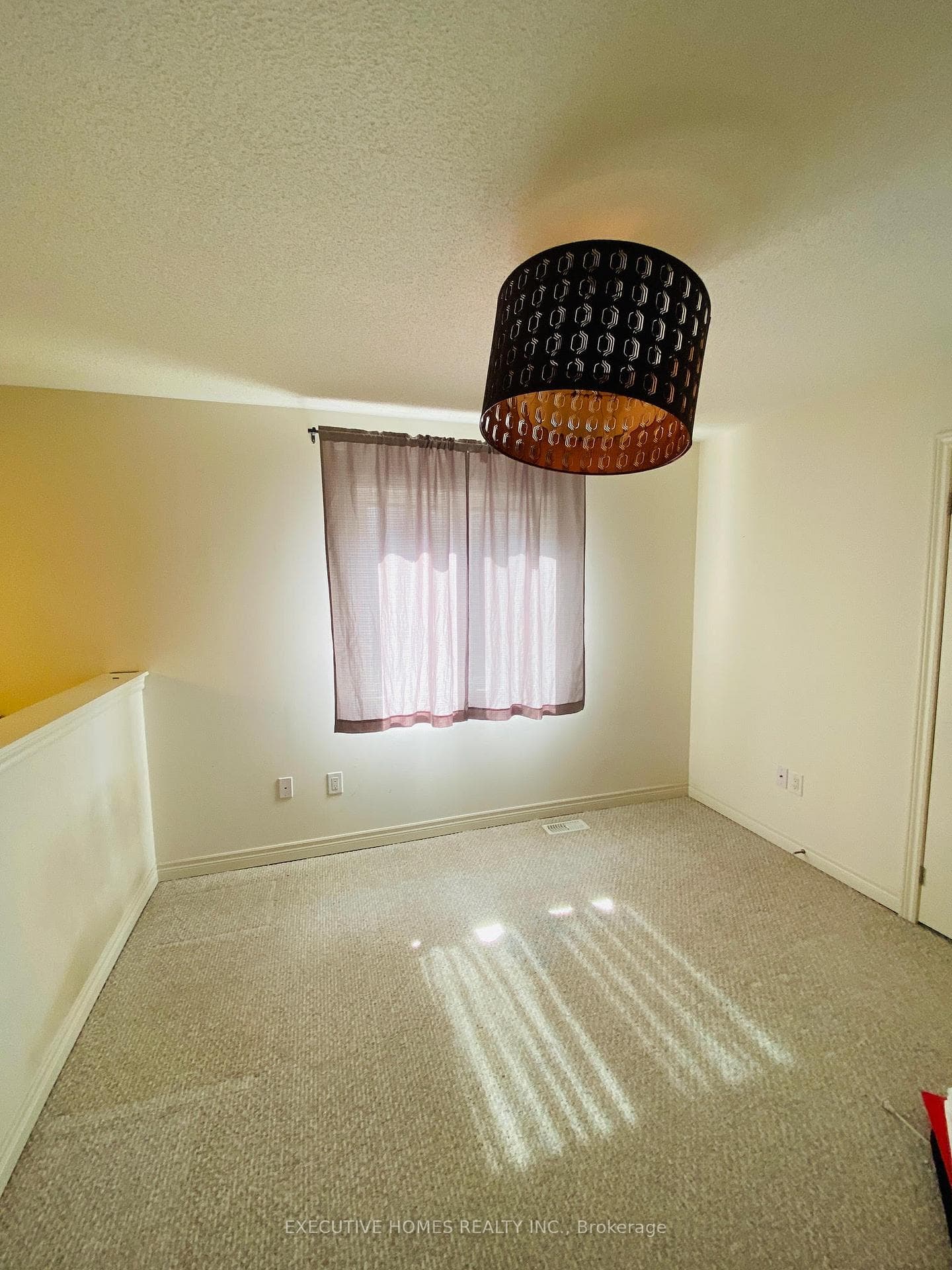 17 Kempsford Crescent photo 10