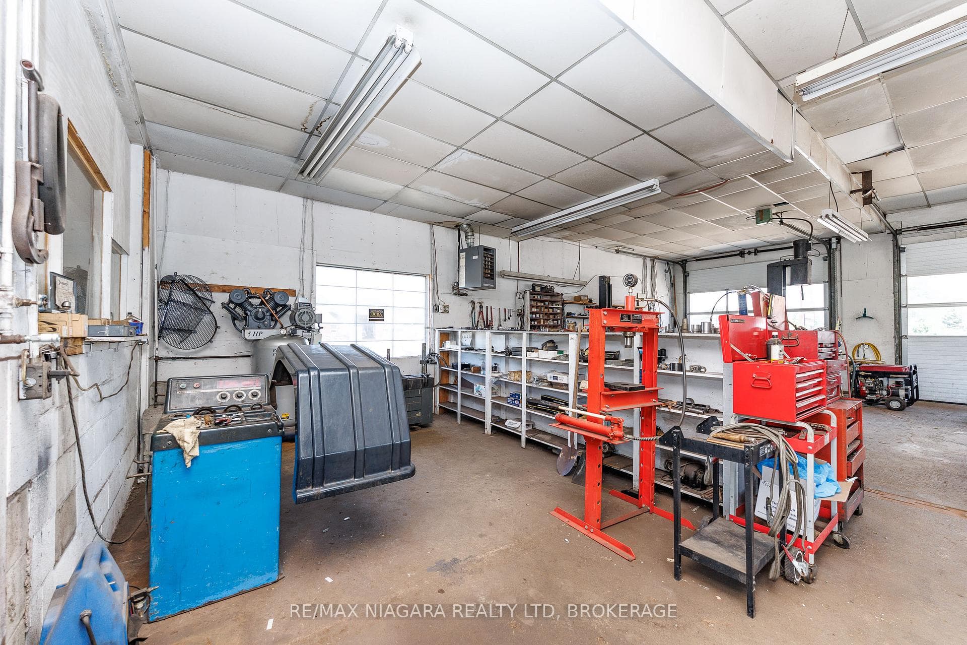 2342 sq ft Auto Shop