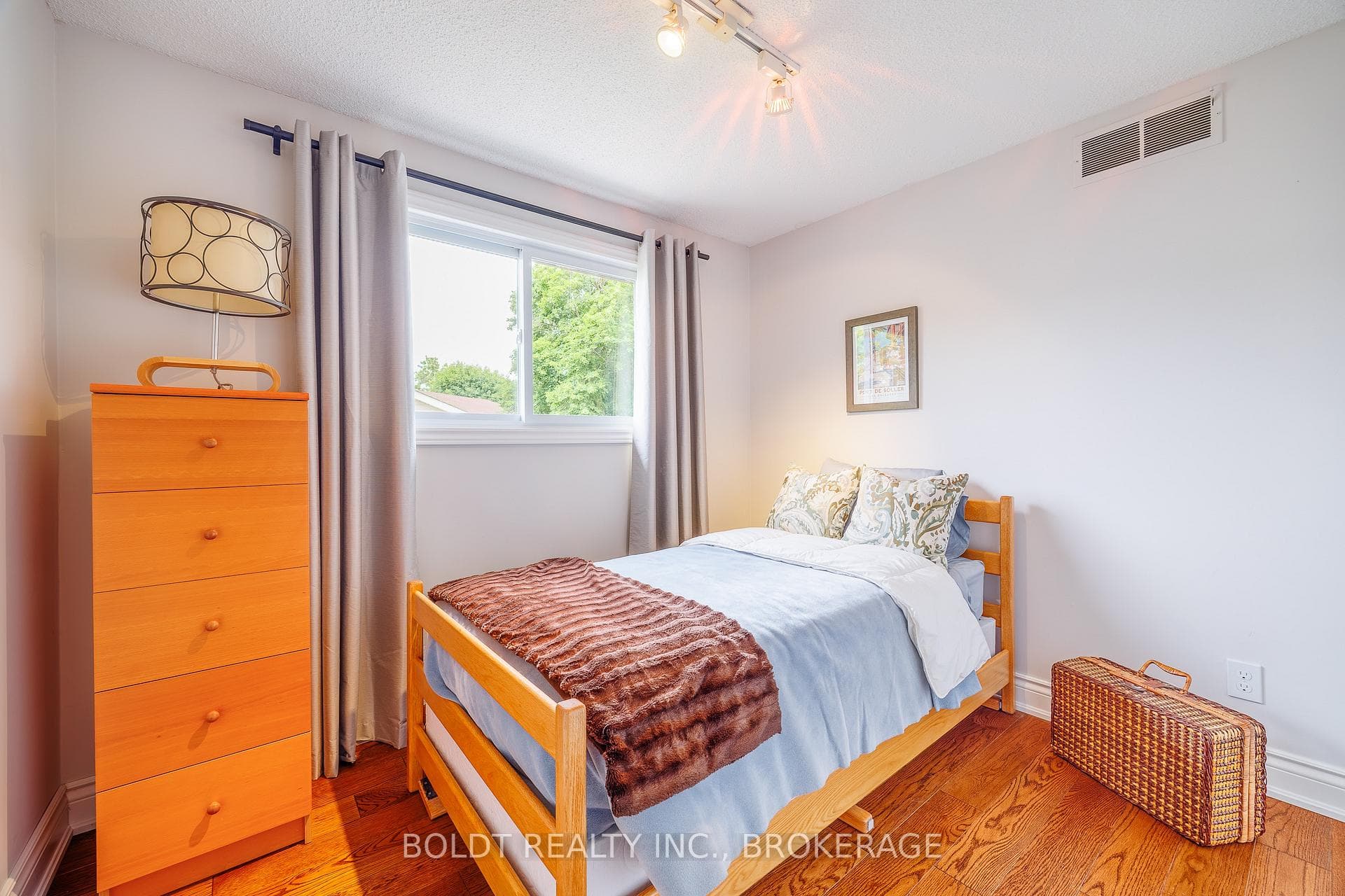 12 Cole Farm Boulevard photo 14