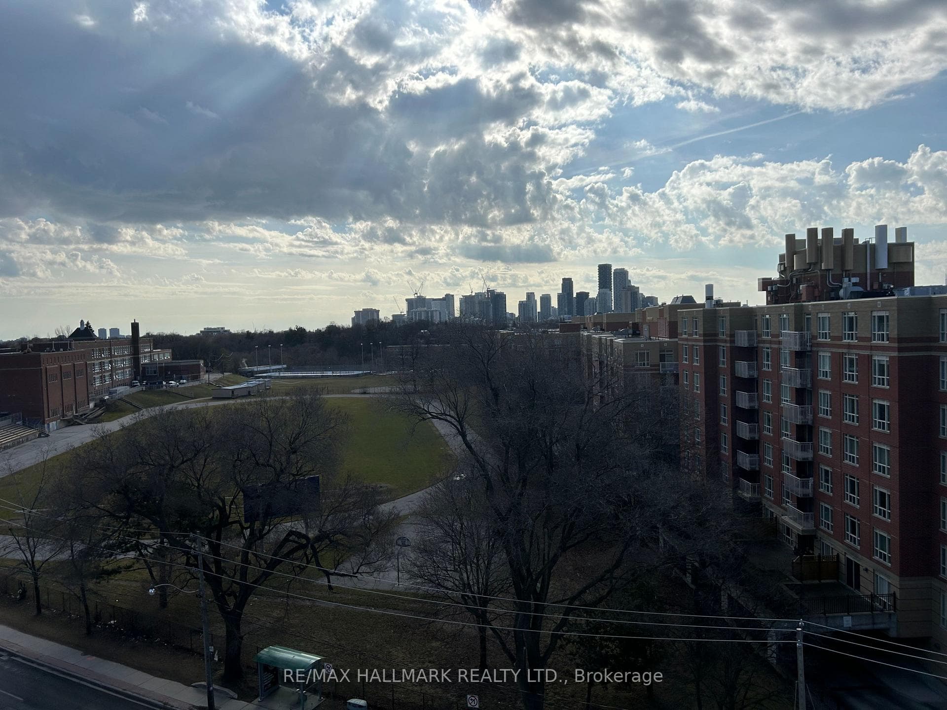 250 Lawrence Avenue Unit 715 photo 17