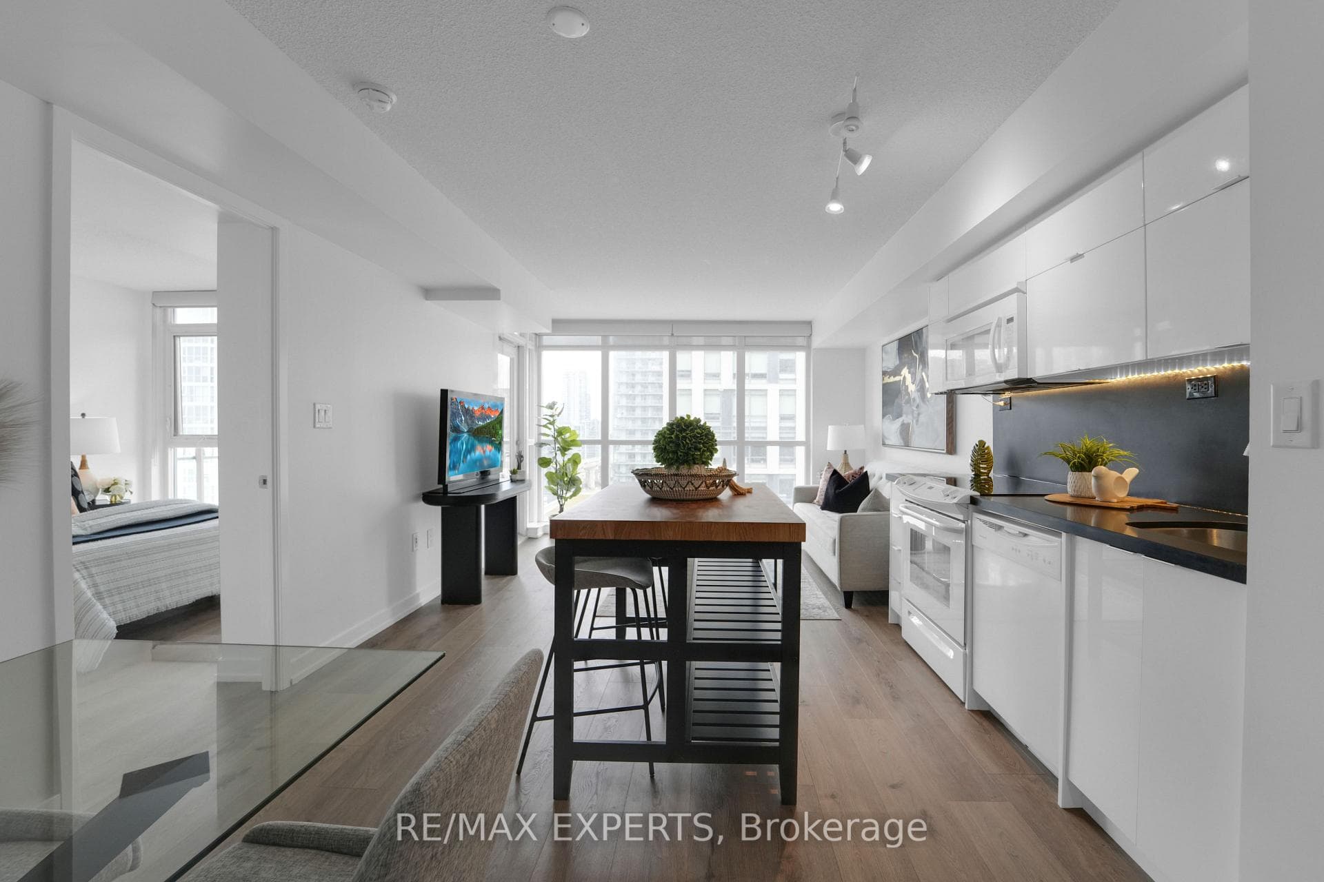 151 Dan Leckie Way Unit 1505 photo 12