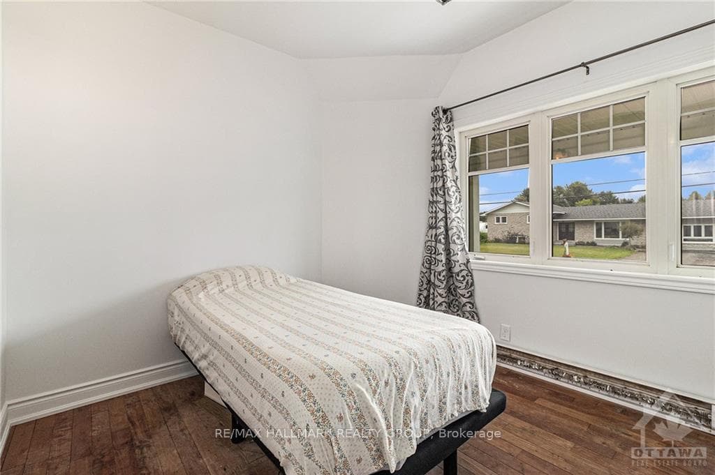 915 LACROIX Road photo 21
