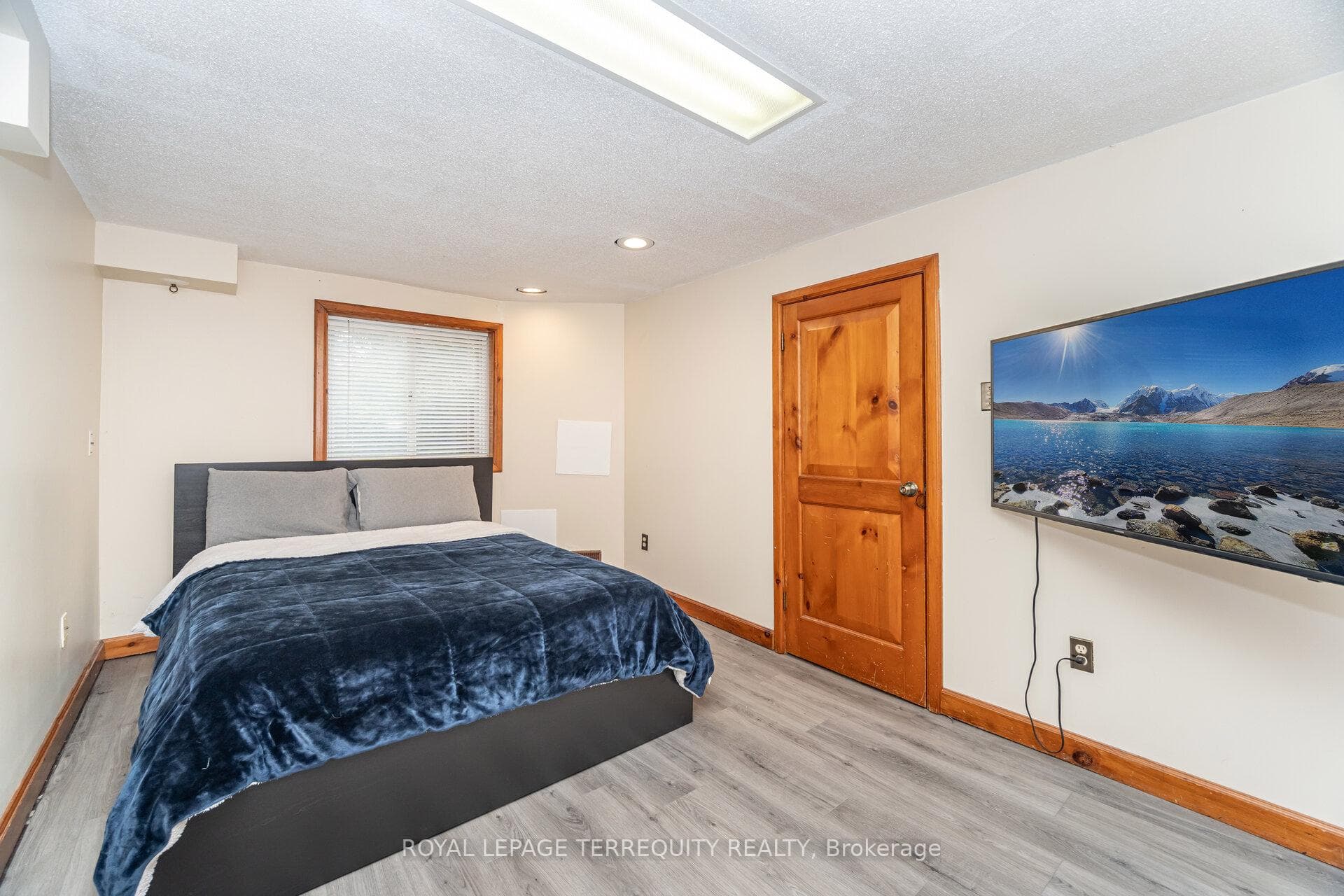 4085 Wheelwright Crescent photo 40