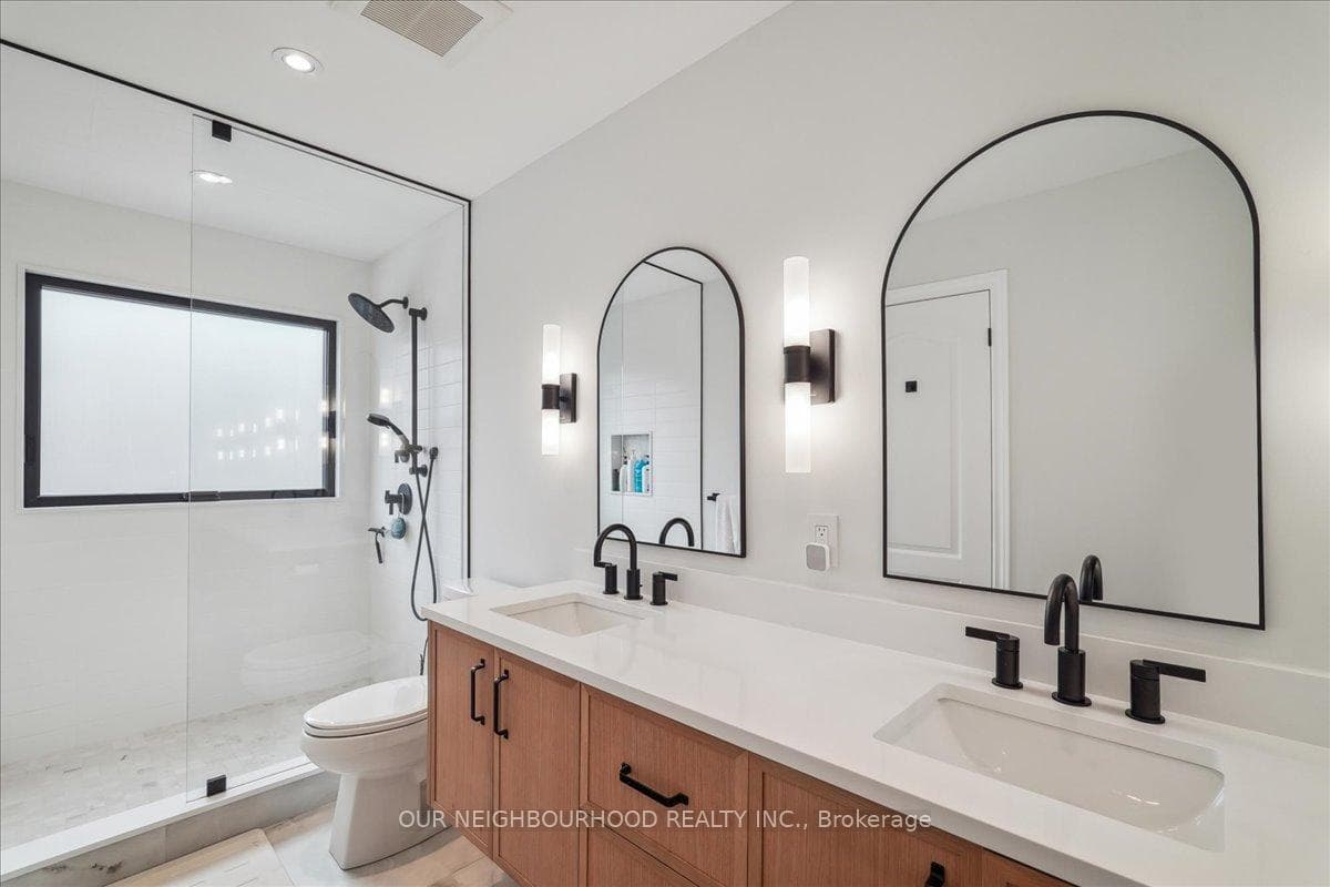 21 Latitude Lane photo 19