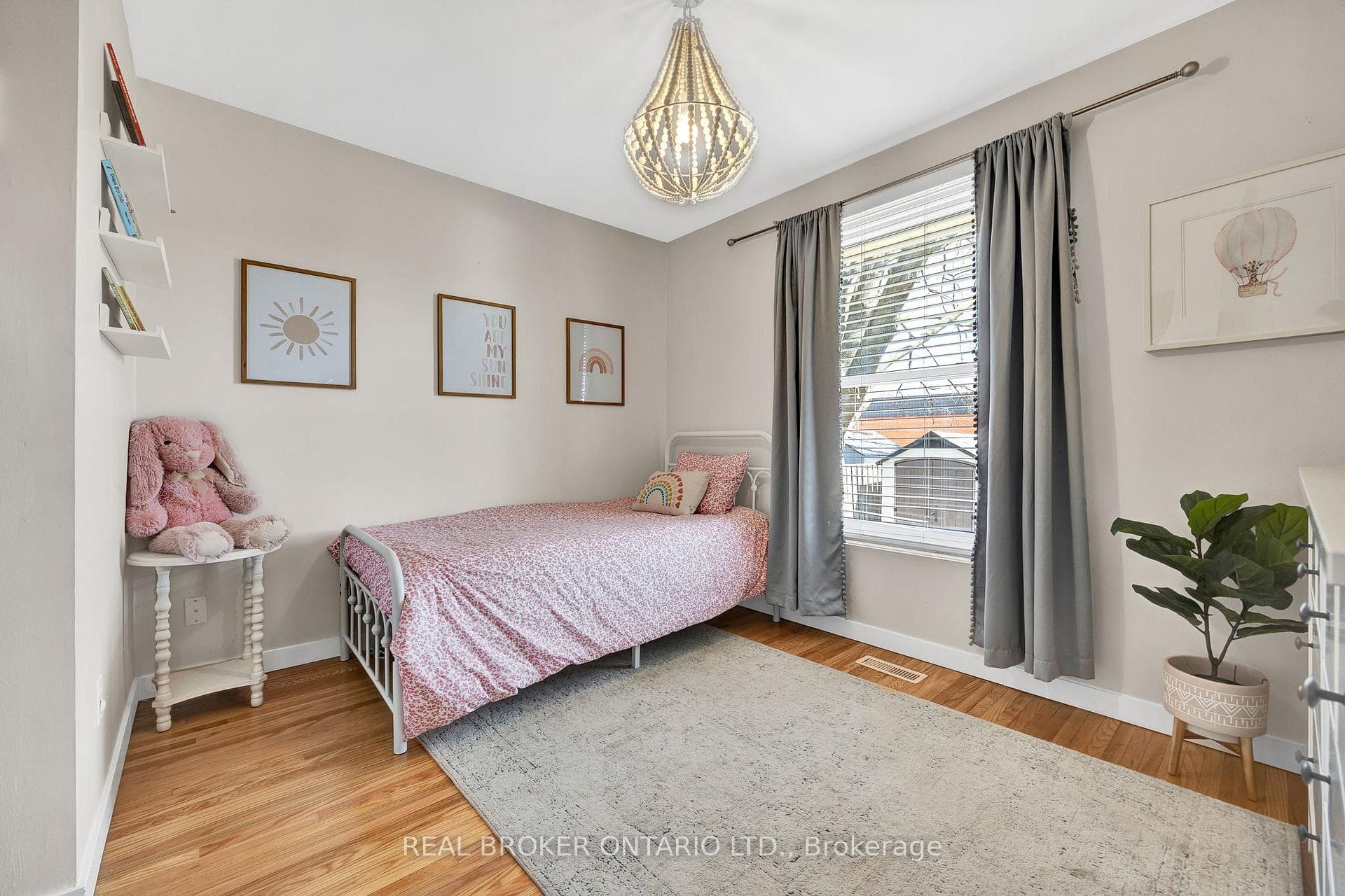 57 Chartwell Crescent photo 6