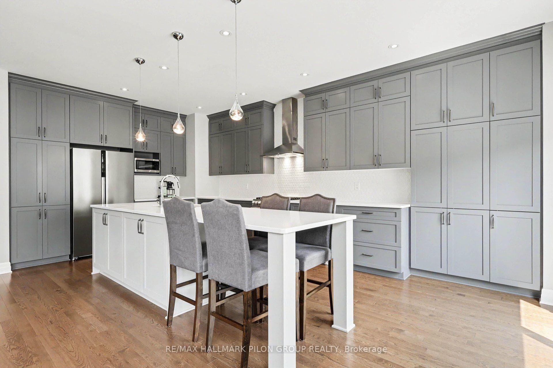 260 Shinleaf Crescent photo 5