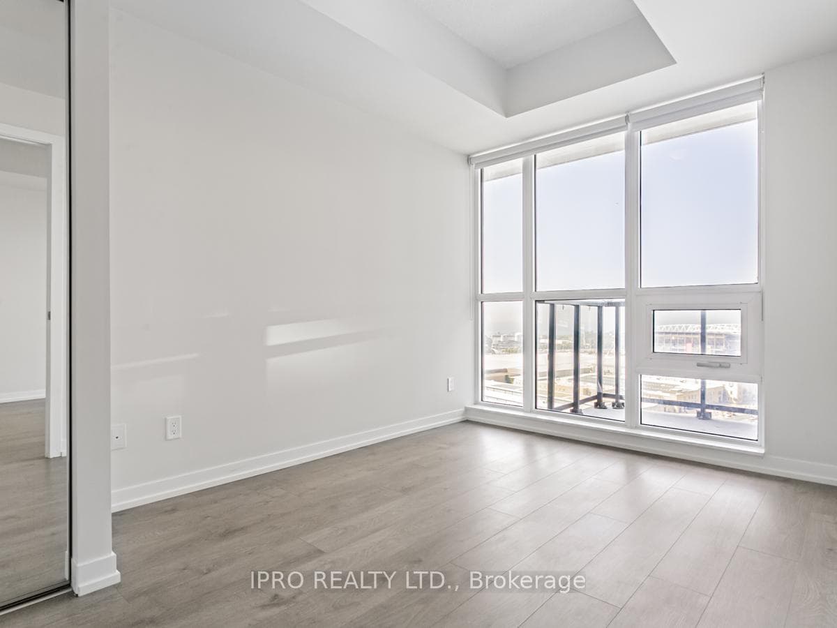 49 East Liberty Street Unit 1705 photo 16
