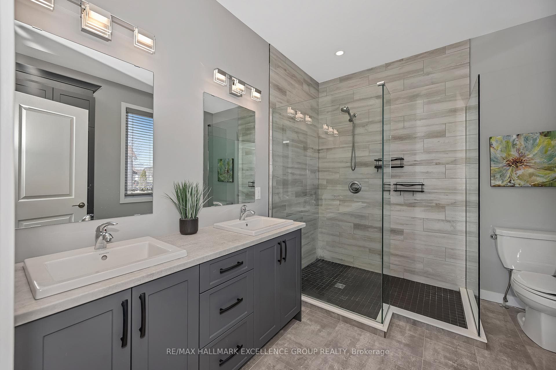 921 Colette Street photo 22
