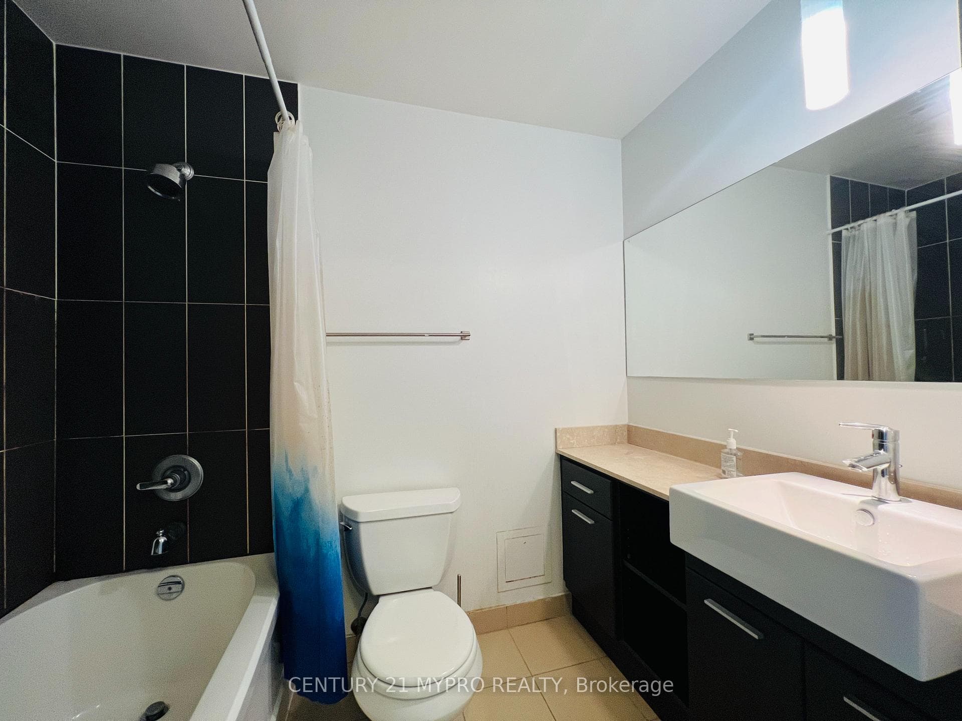 770 Bay Street Unit 701 photo 11