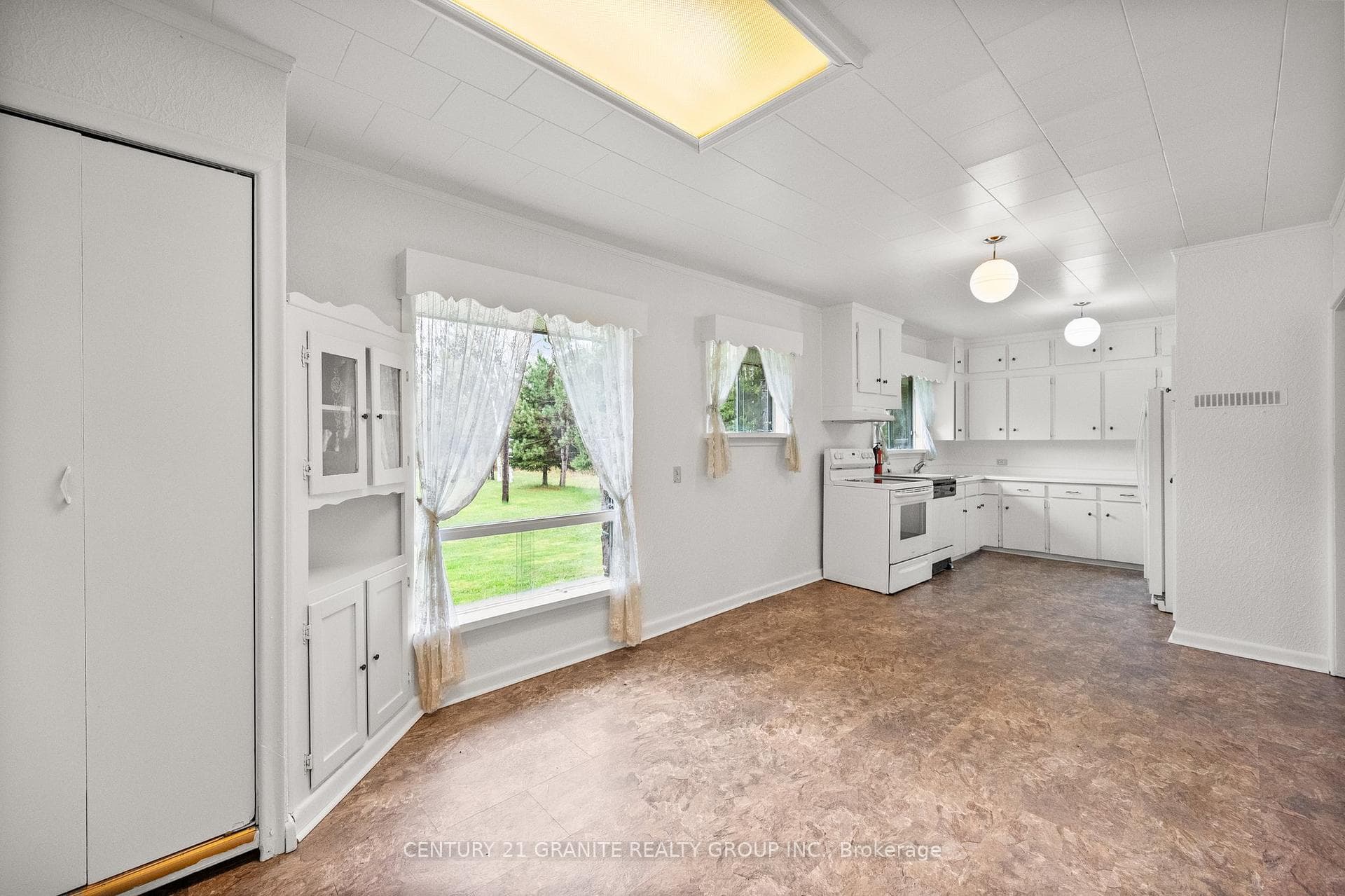 65 Victoria Drive photo 12