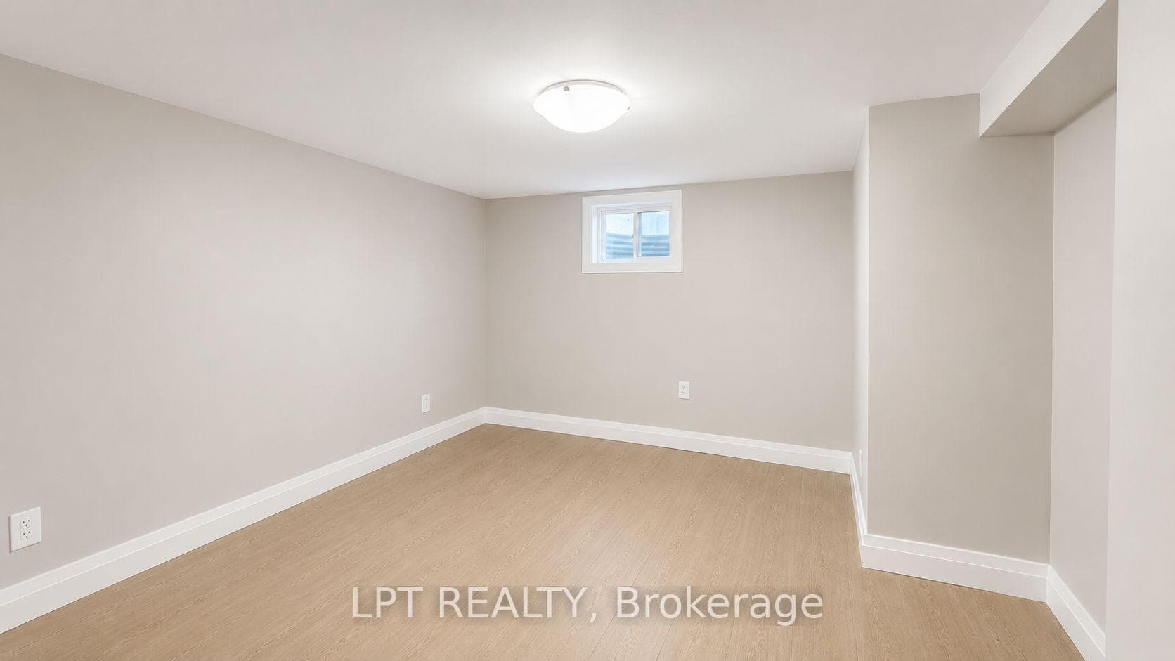 43 Newbury Drive photo 17