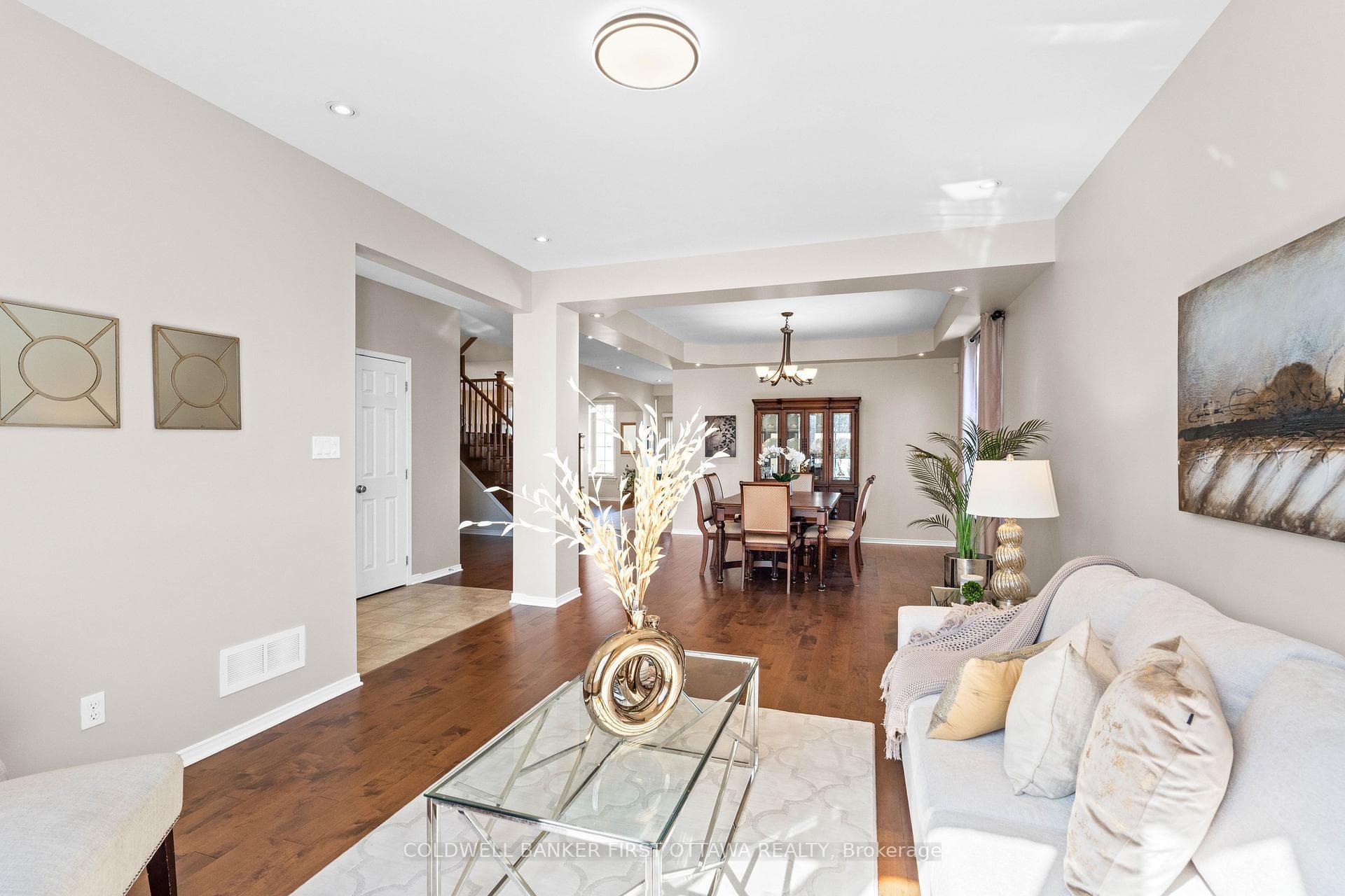 831 Dalkena Place photo 7