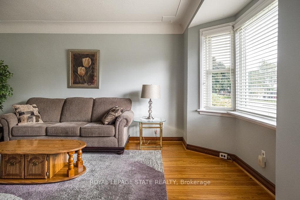 360 East 34th Street photo 5