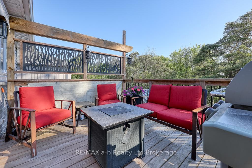 60 James Street photo 36