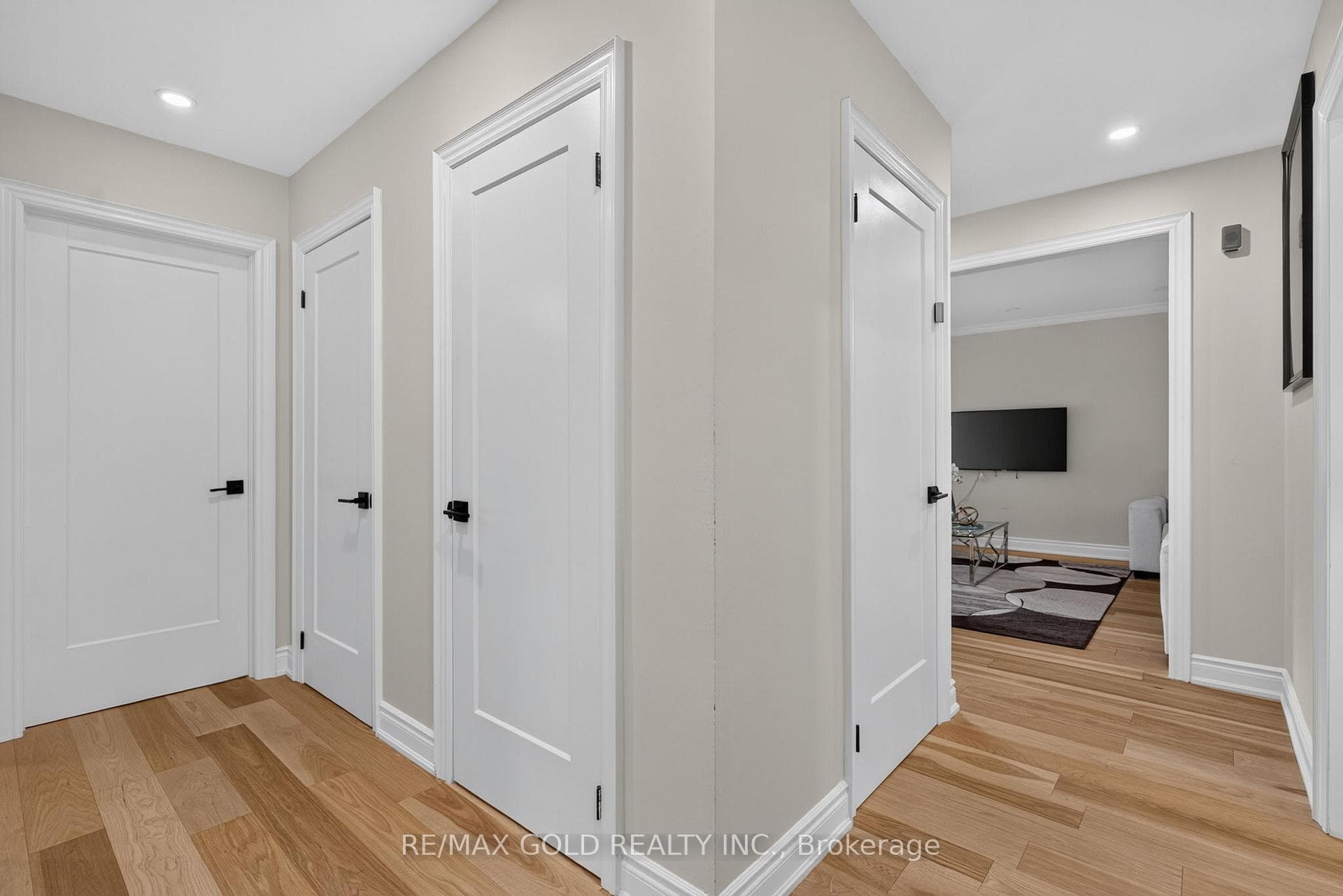 40 Devonshire Drive photo 28