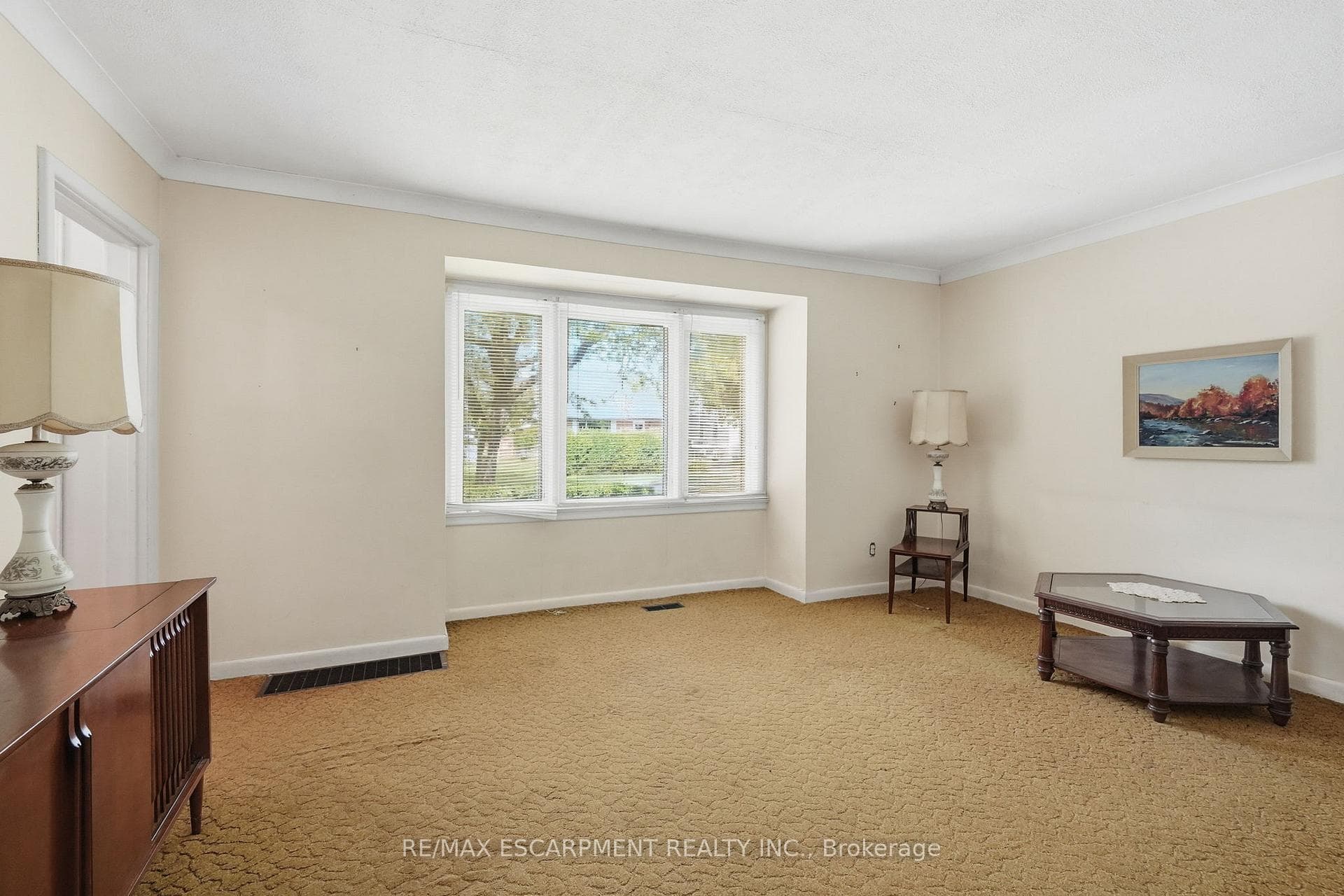 34 Eaton Place photo 5