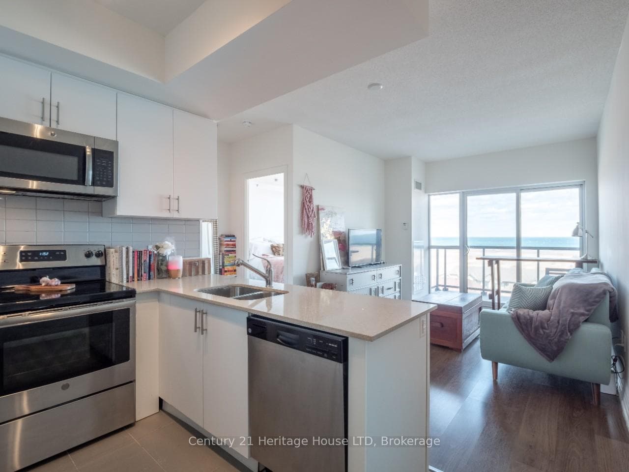 Open concept living - Staged