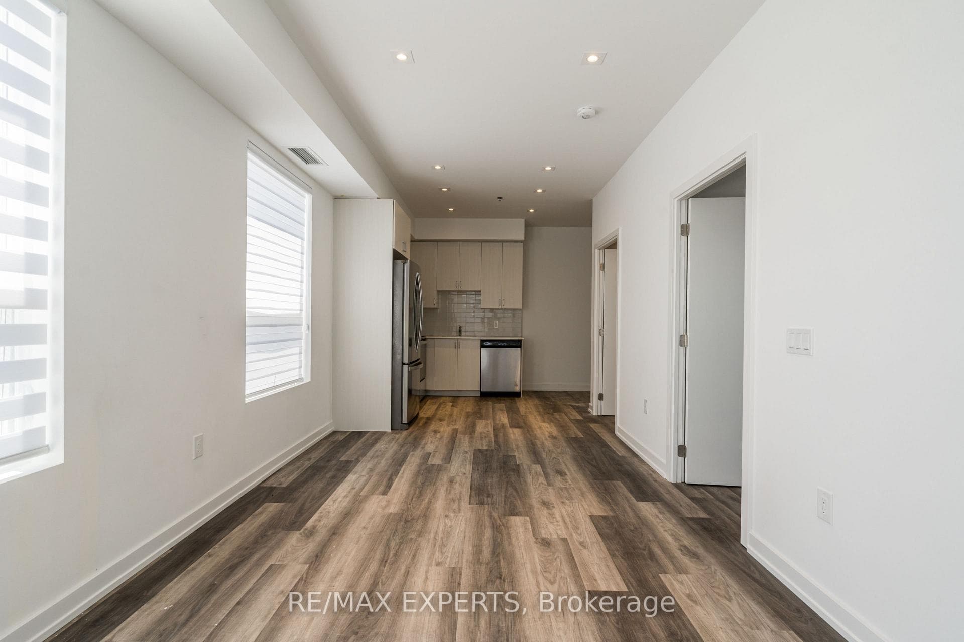 430 Essa Road Unit 222 photo 19