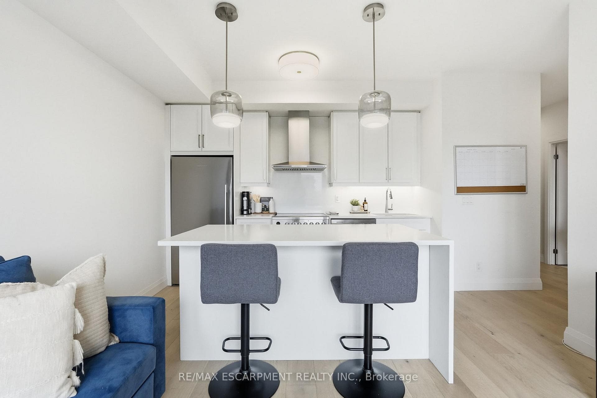 500 Brock Avenue Unit 909 photo 16