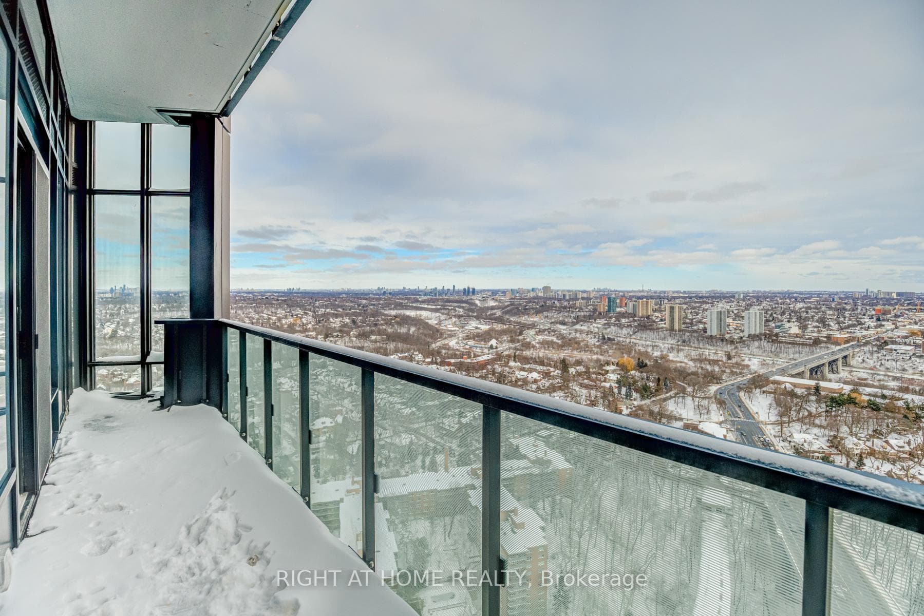 575 Bloor Street Unit 3603 photo 26
